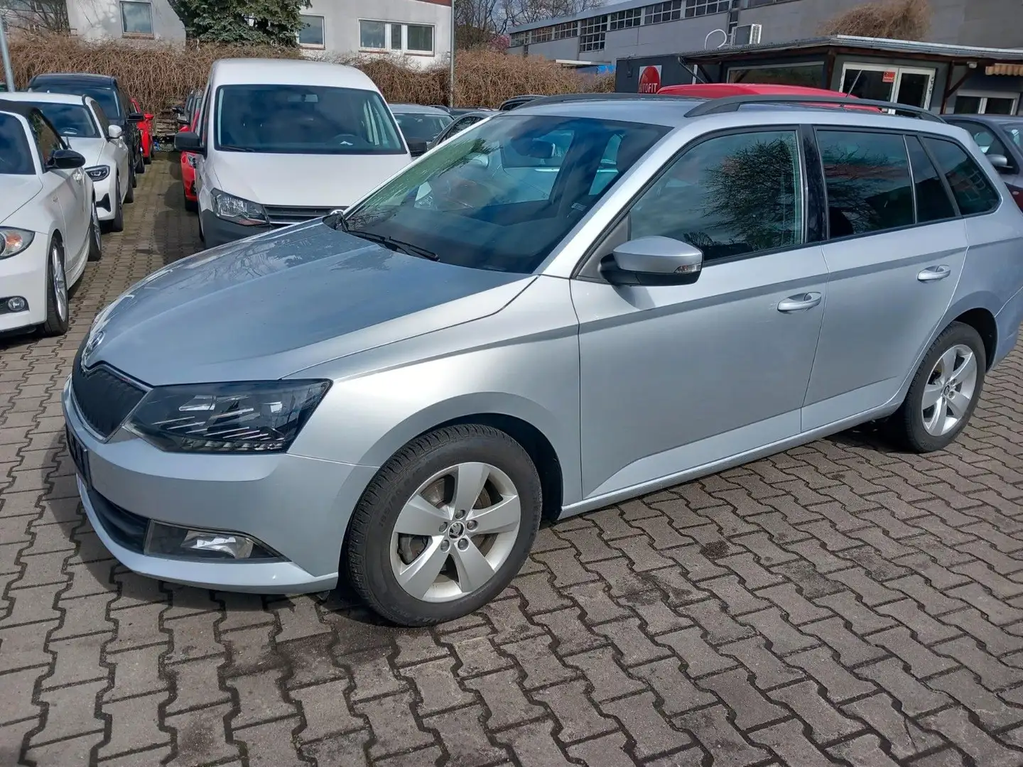 Skoda Fabia Combi  Ambition Aut.1.Hand Klima Radar Silber - 2