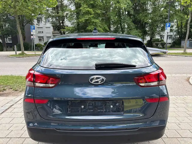 Hyundai i30 view 4