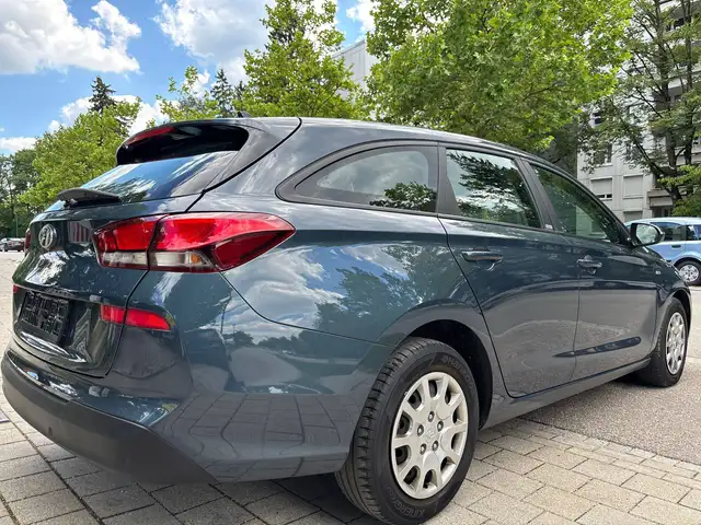 Hyundai i30 view 5