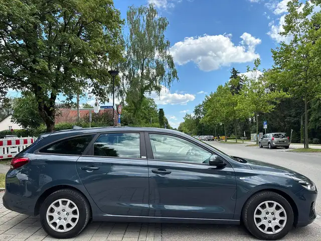 Hyundai i30 view 6