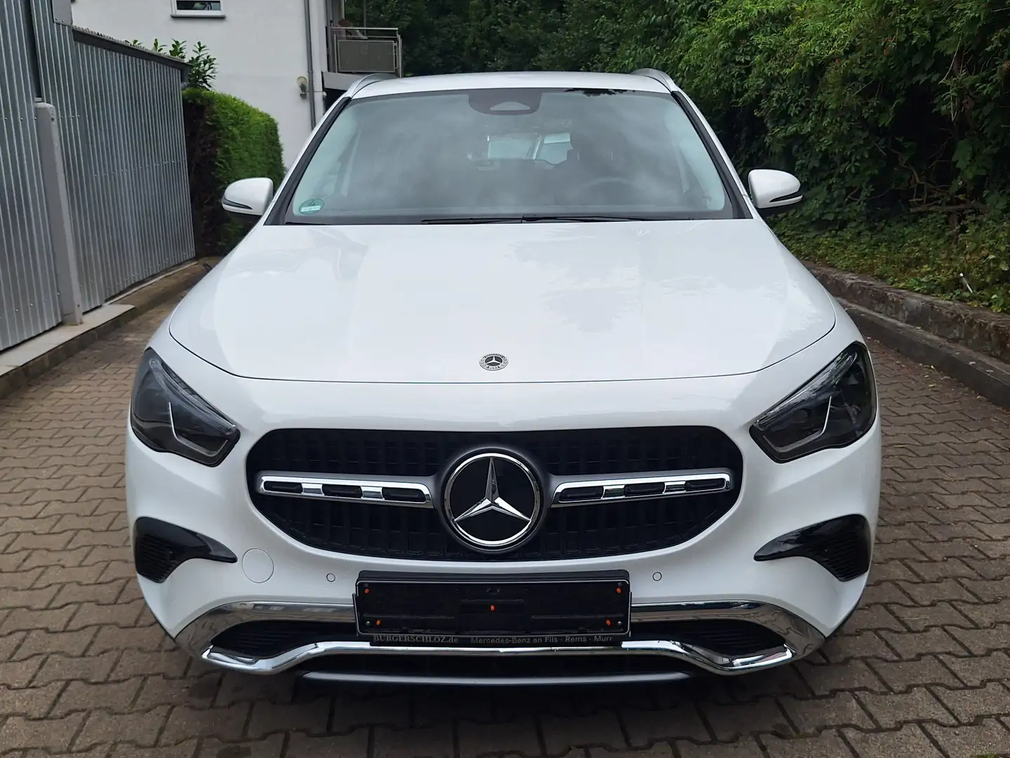 Mercedes-Benz GLA 180 7G-DCT Kamera Distr. Mem. KGO. Weiß - 2