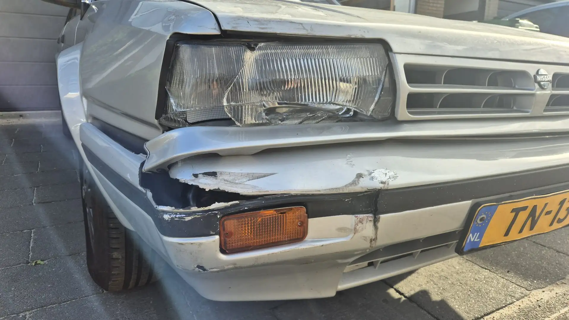 Nissan Bluebird 2.0 SLX Silber - 2