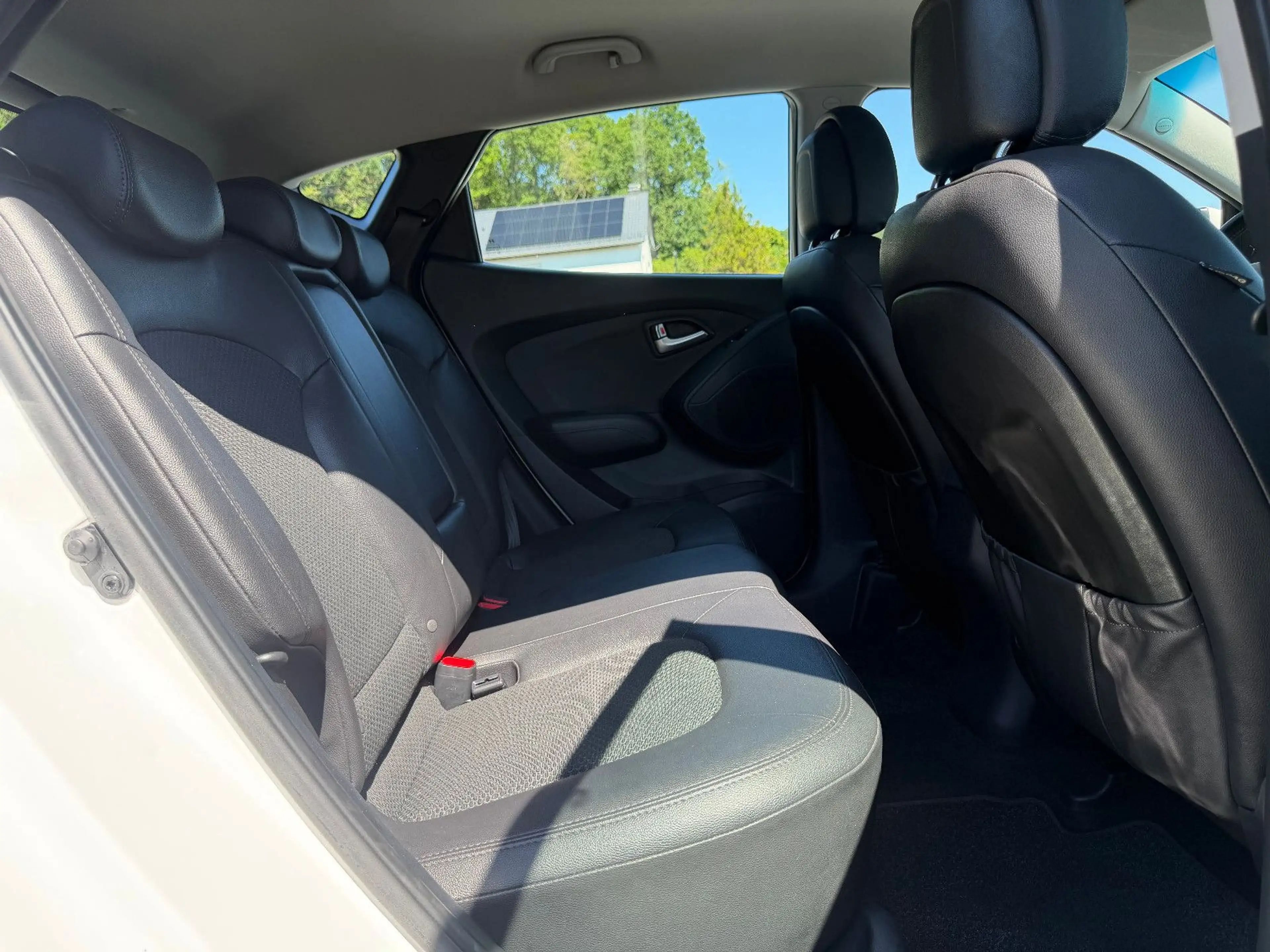 Hyundai iX35 2.0D AWD Bi-XENON/PDC/KLIMAA — photo 12
