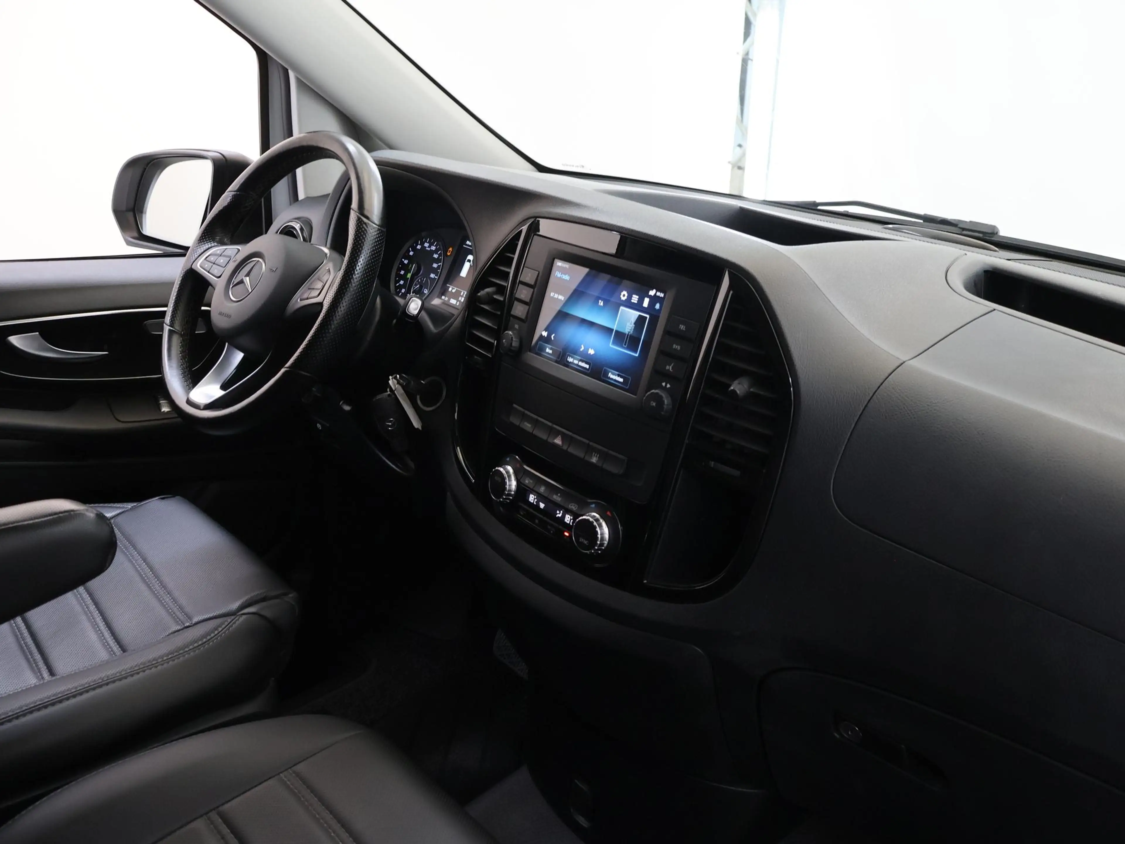 Mercedes-Benz Vito eVito | L3 XL | 90 kWh | 3-ZITS | LED KOPLAMPEN | — photo 8