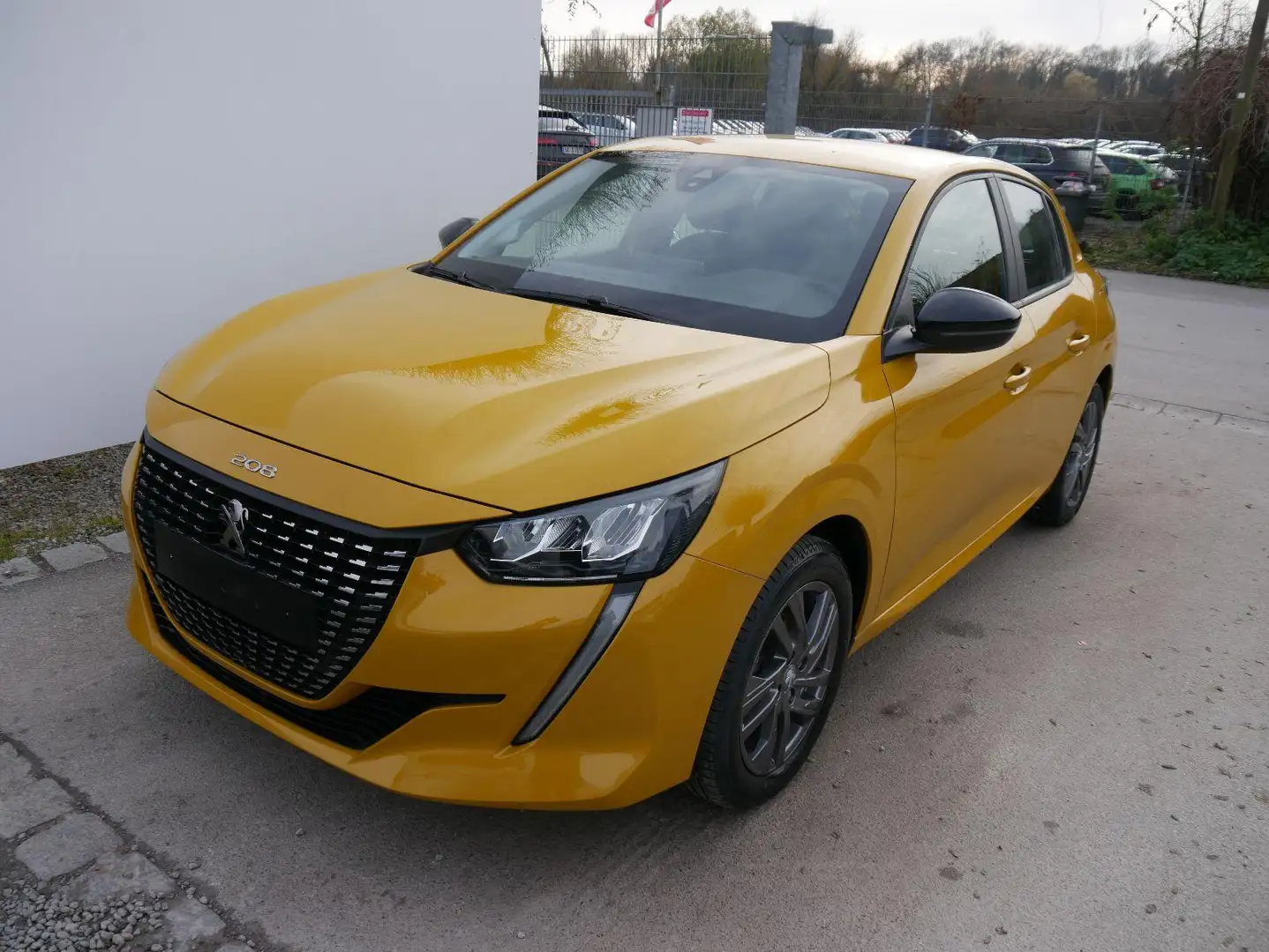 Peugeot 208 PureTech Active Pack S&S*NAVI*LED*PDC-HI*TEMPOMAT* Jaune - 1