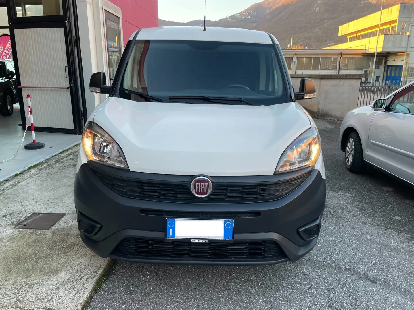 Fiat Doblo Doblò 1.4 Natural Power PL-TN Cargo Maxi Lounge Wit - 2