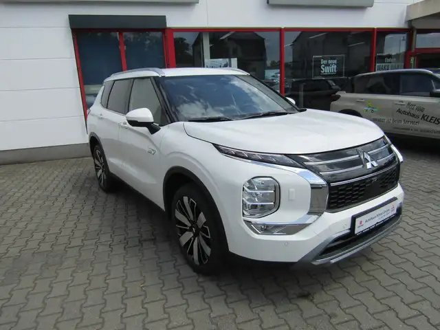 Mitsubishi Outlander 2.4 4WD Plug-In Hybrid  Intro Edition 360° Navi