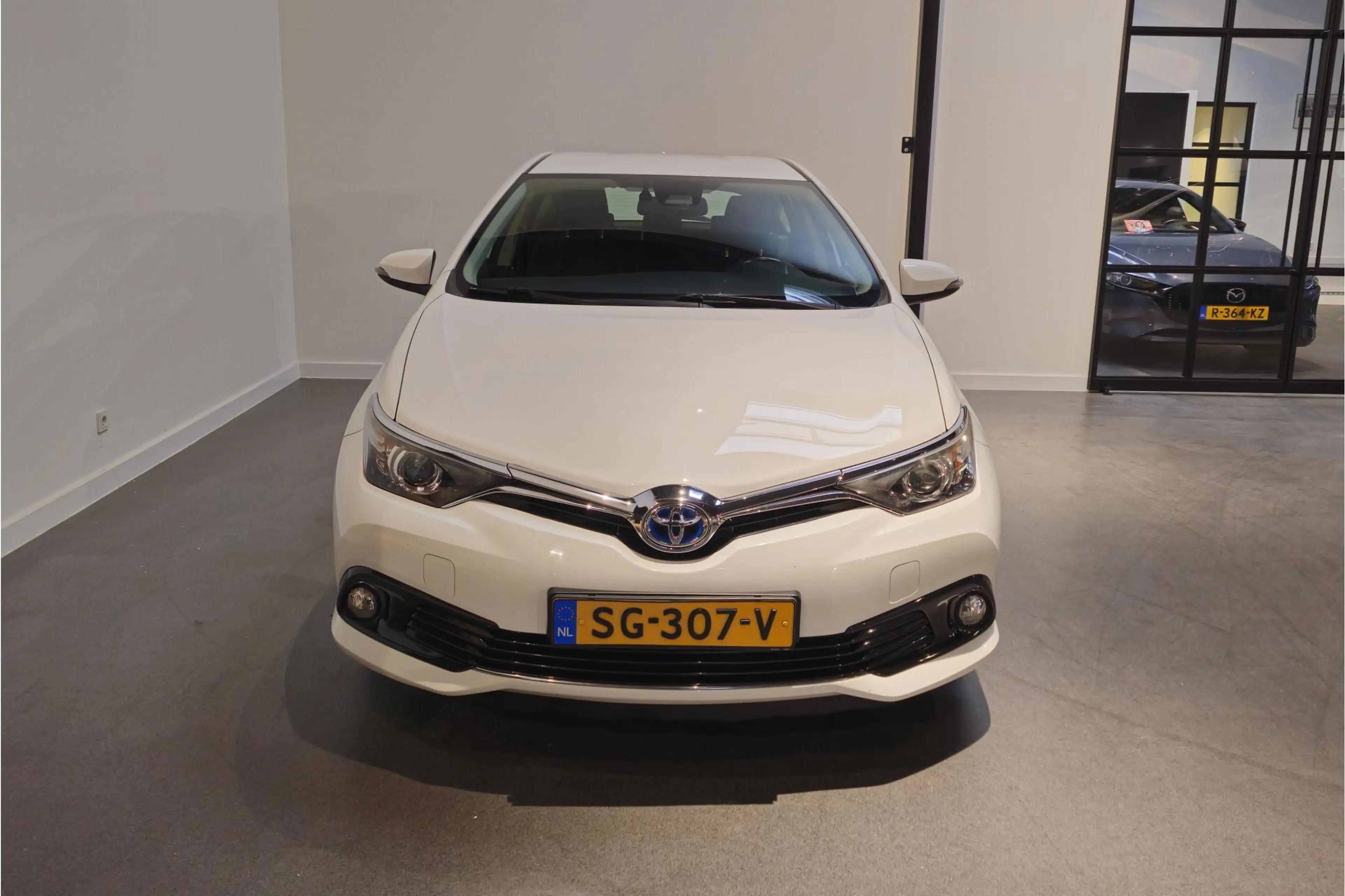 Toyota Auris 1.8 Hybrid Dynamic - Navigatie - Achteruitrijcamer — photo 3