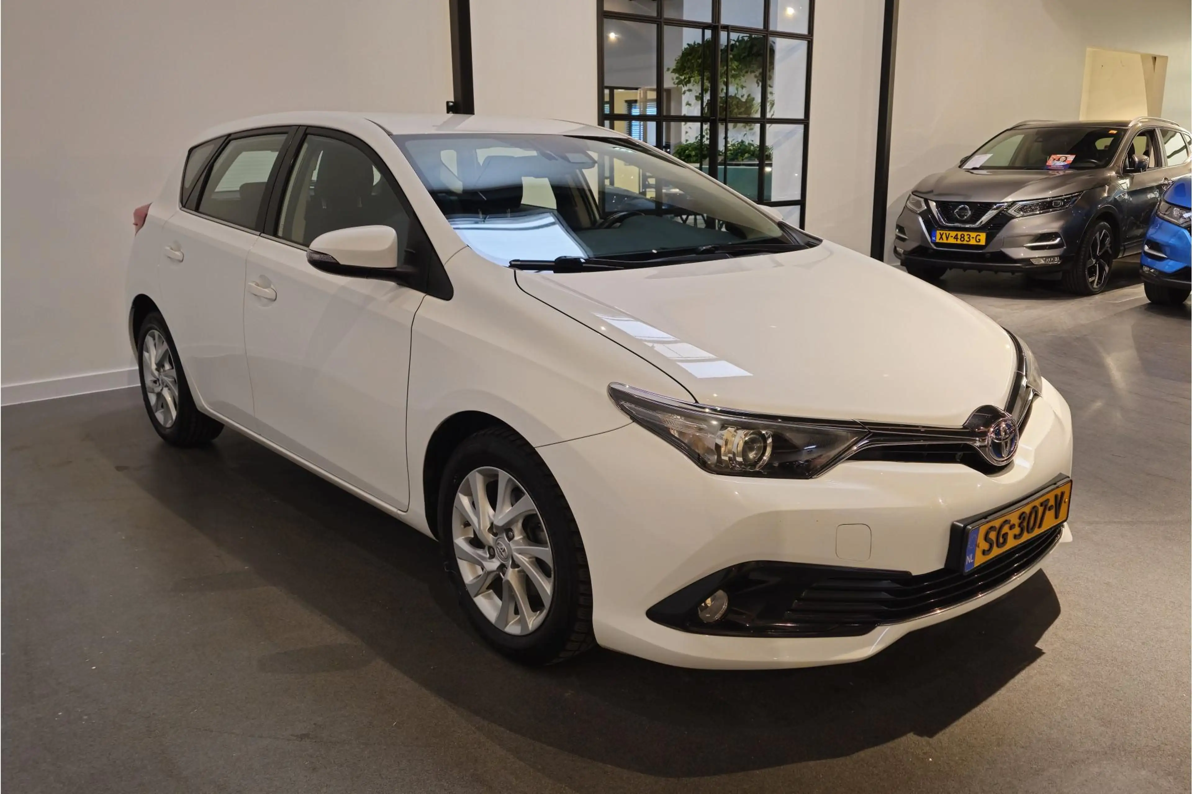 Toyota Auris 1.8 Hybrid Dynamic - Navigatie - Achteruitrijcamer — photo 2
