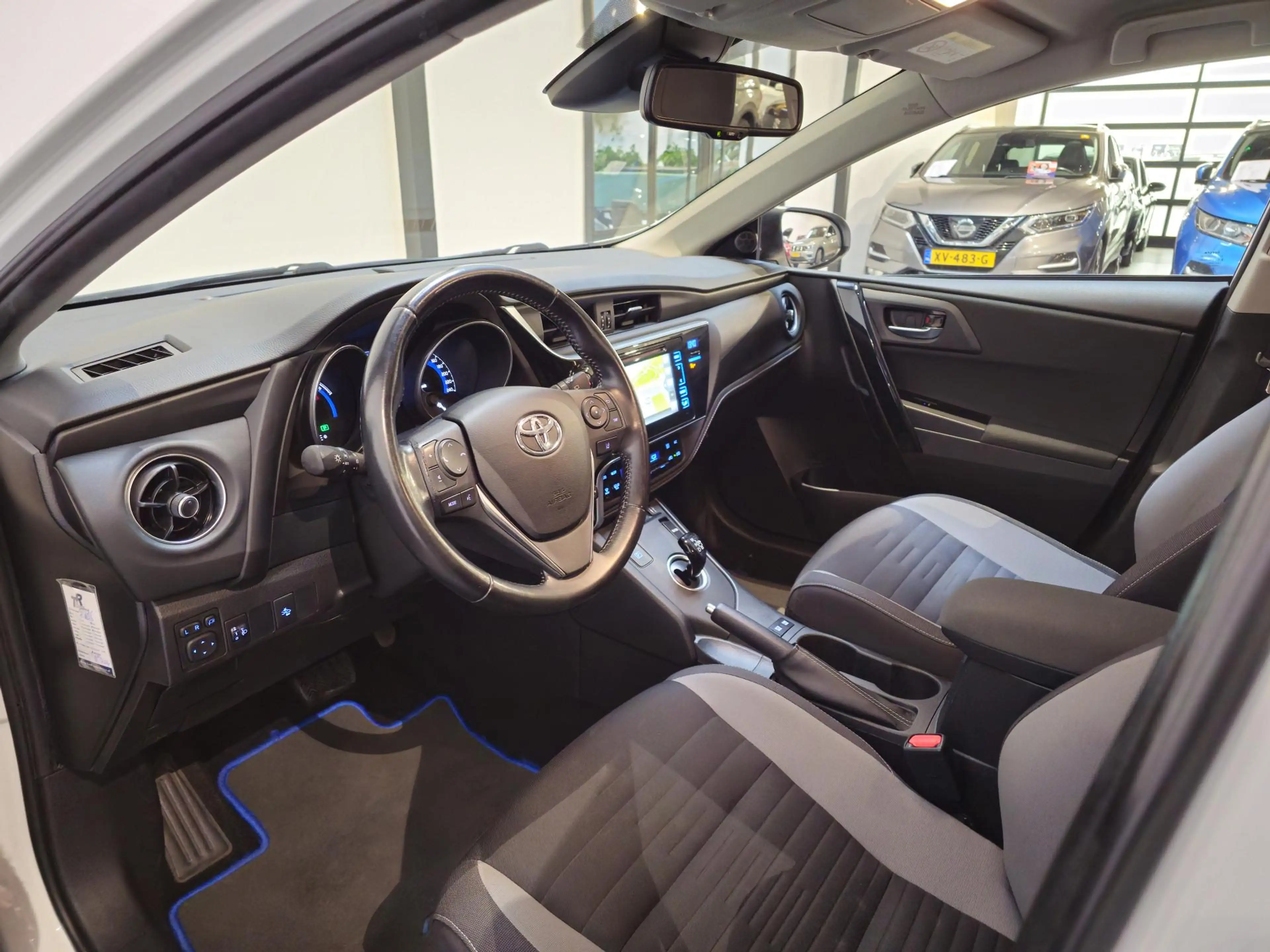 Toyota Auris 1.8 Hybrid Dynamic - Navigatie - Achteruitrijcamer — photo 12