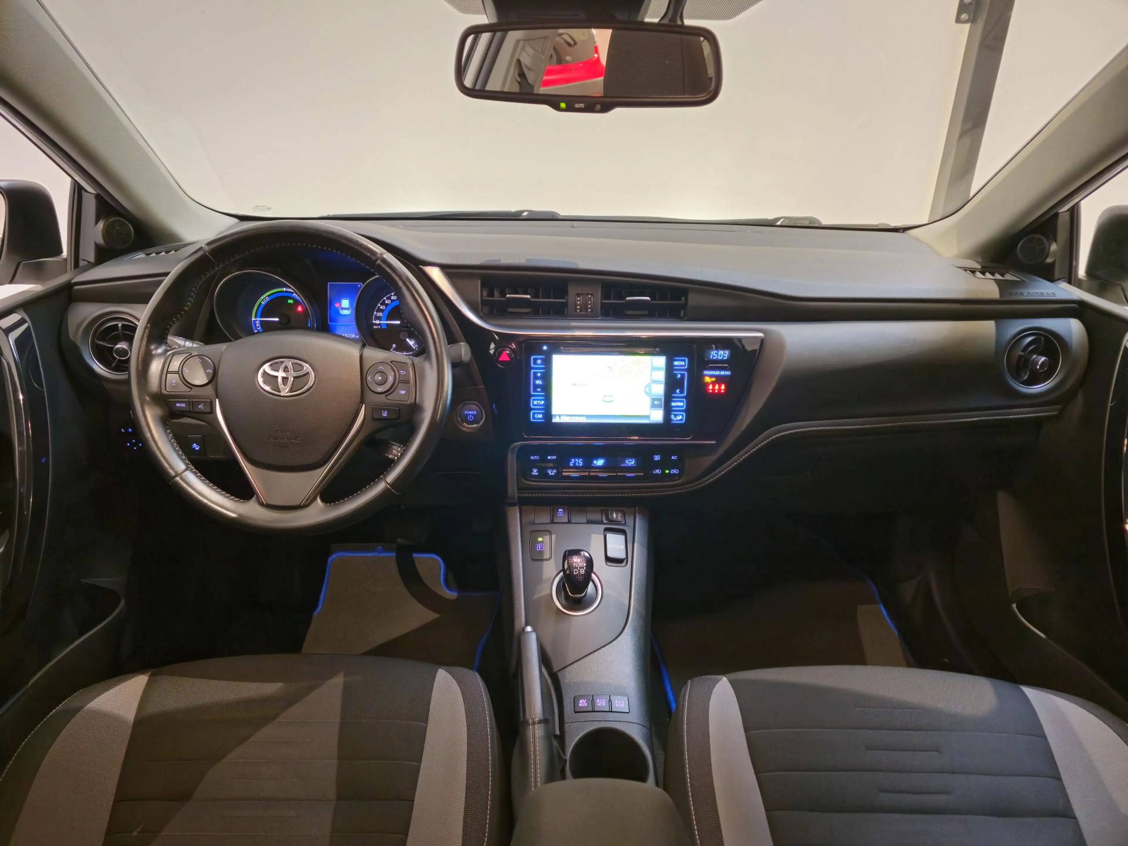 Toyota Auris 1.8 Hybrid Dynamic - Navigatie - Achteruitrijcamer — photo 11