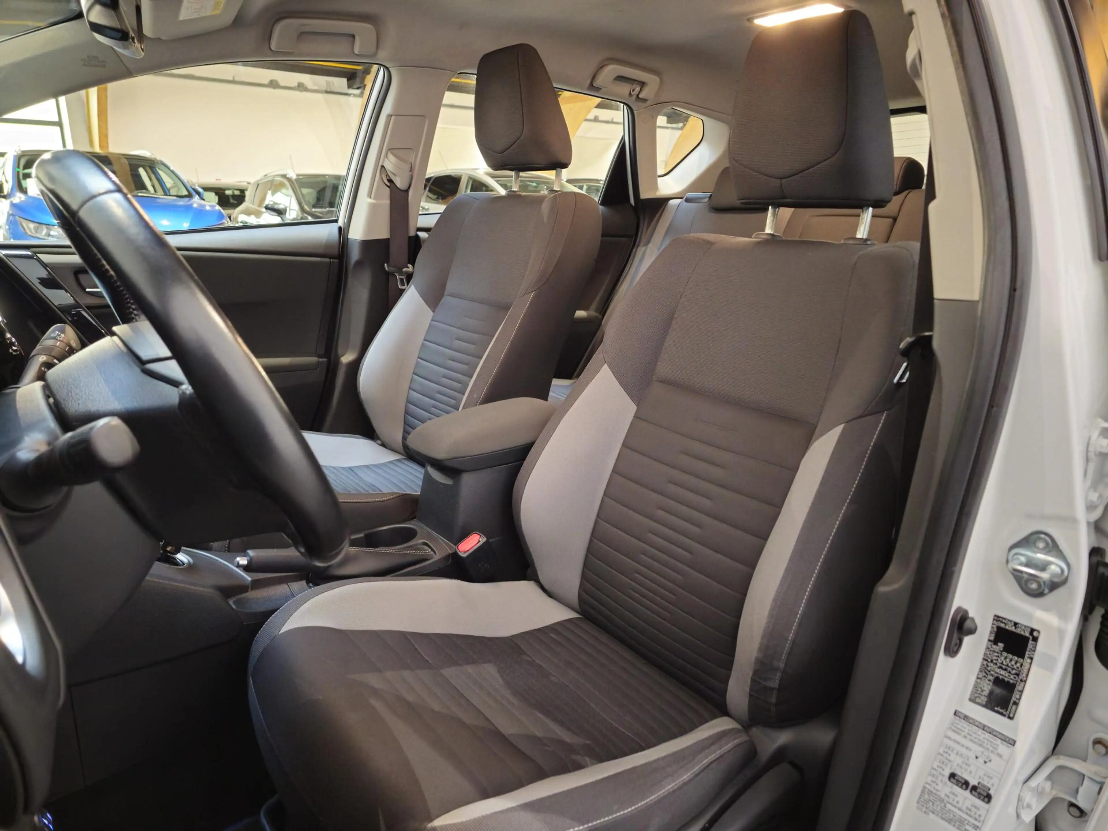 Toyota Auris 1.8 Hybrid Dynamic - Navigatie - Achteruitrijcamer — photo 14