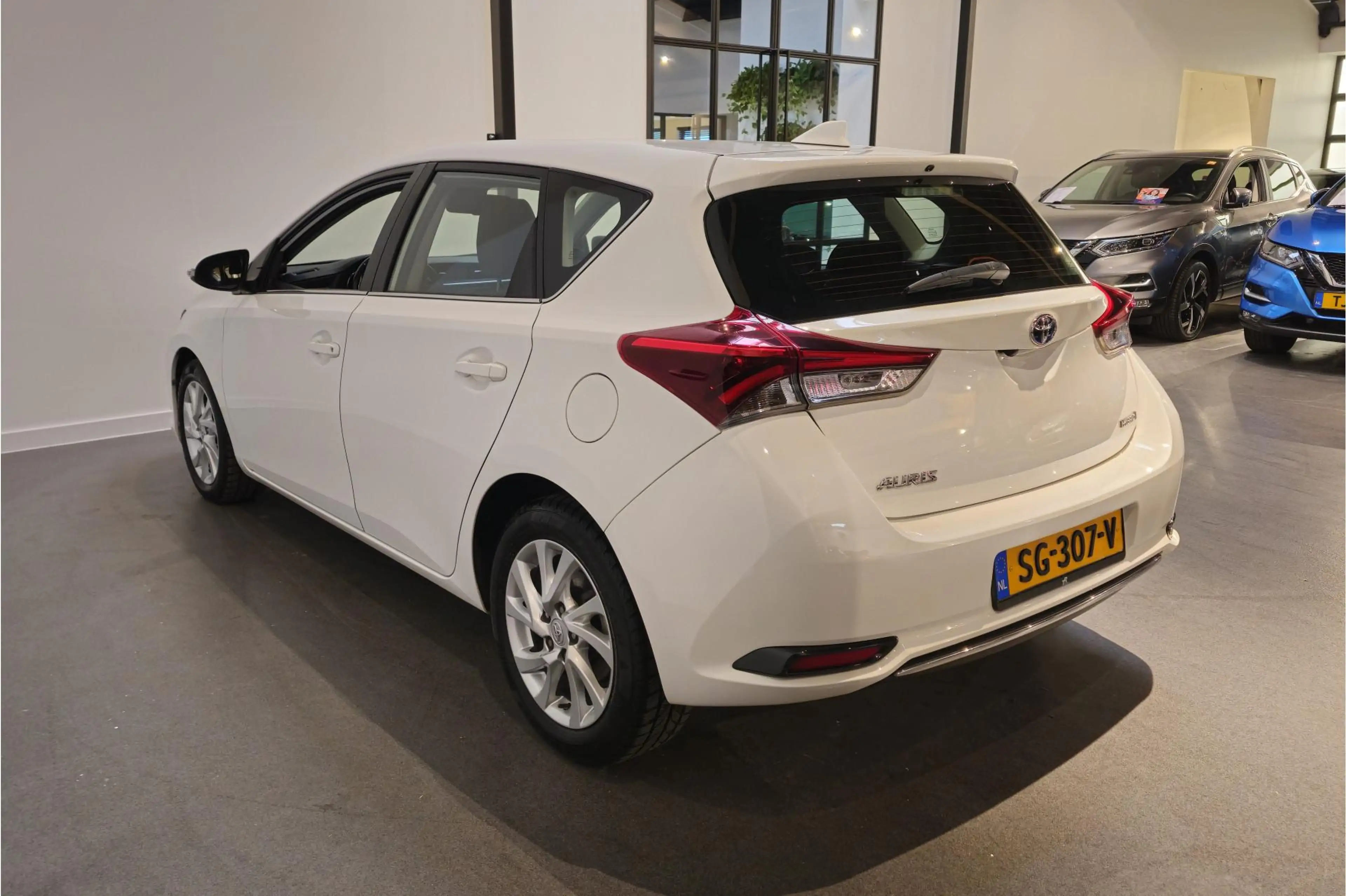 Toyota Auris 1.8 Hybrid Dynamic - Navigatie - Achteruitrijcamer — photo 8