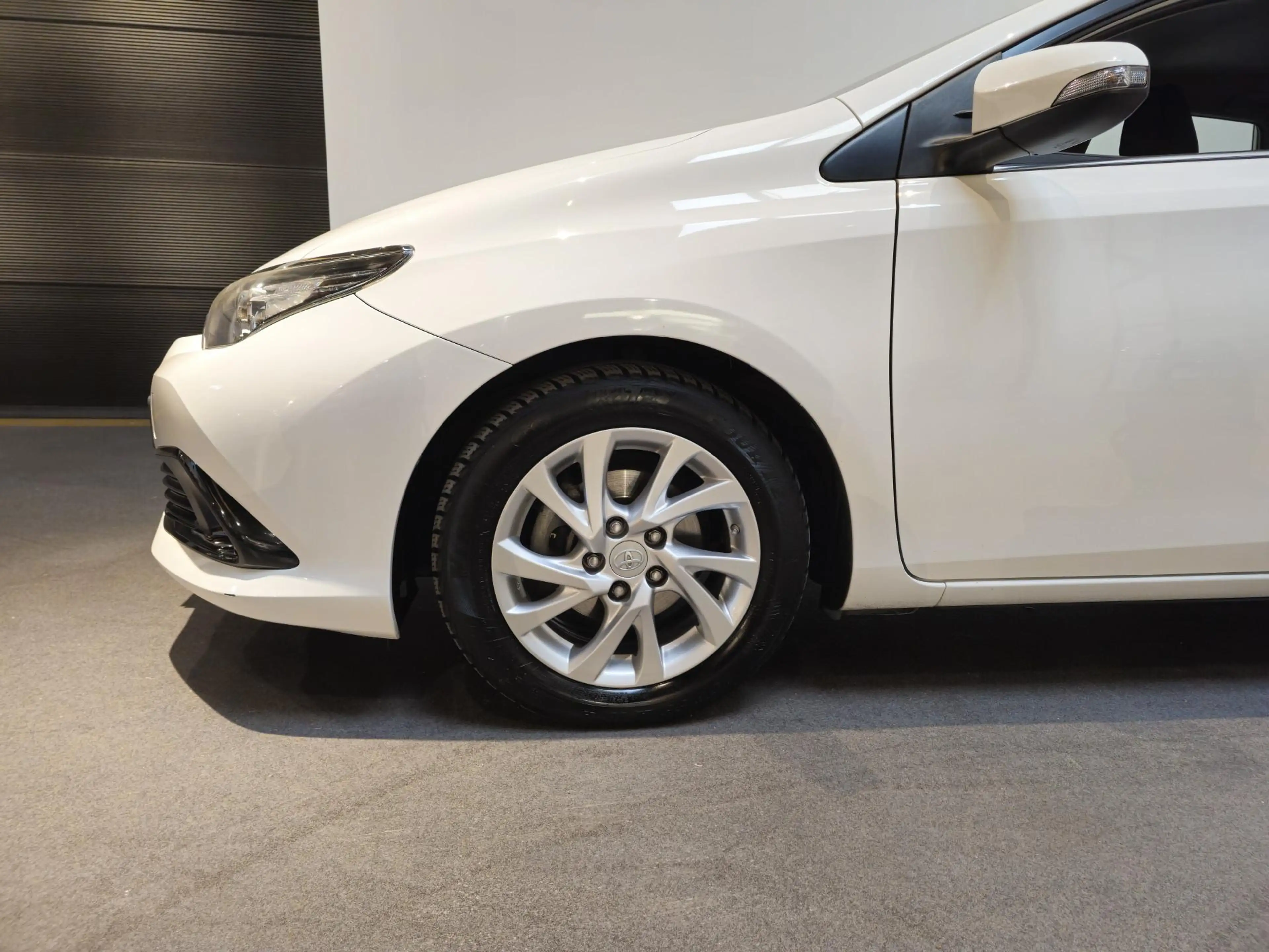 Toyota Auris 1.8 Hybrid Dynamic - Navigatie - Achteruitrijcamer — photo 9