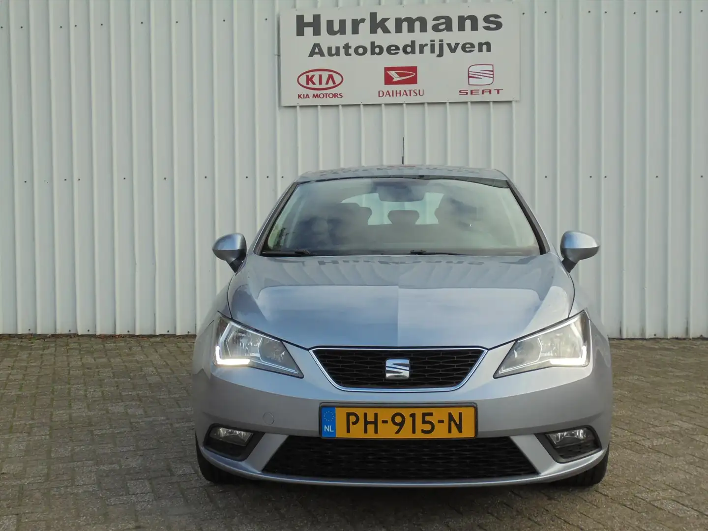 SEAT Ibiza 1.0 TSi 95PK STYLE NAVI LM-VELG NL-AUTO Grijs - 2
