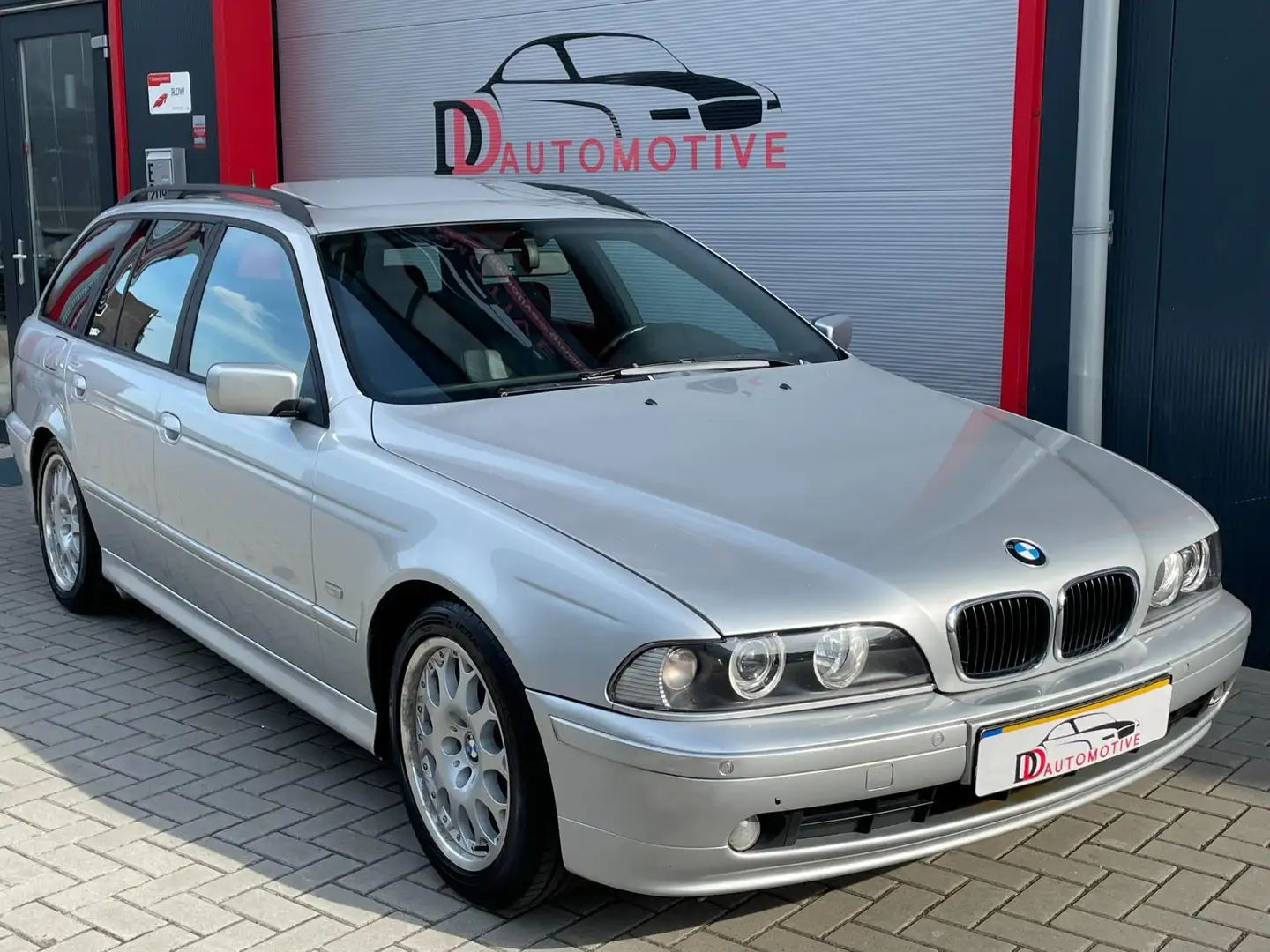 BMW 520 5-serie Touring 520i Special Edition Lifestyle DAK Gris - 2