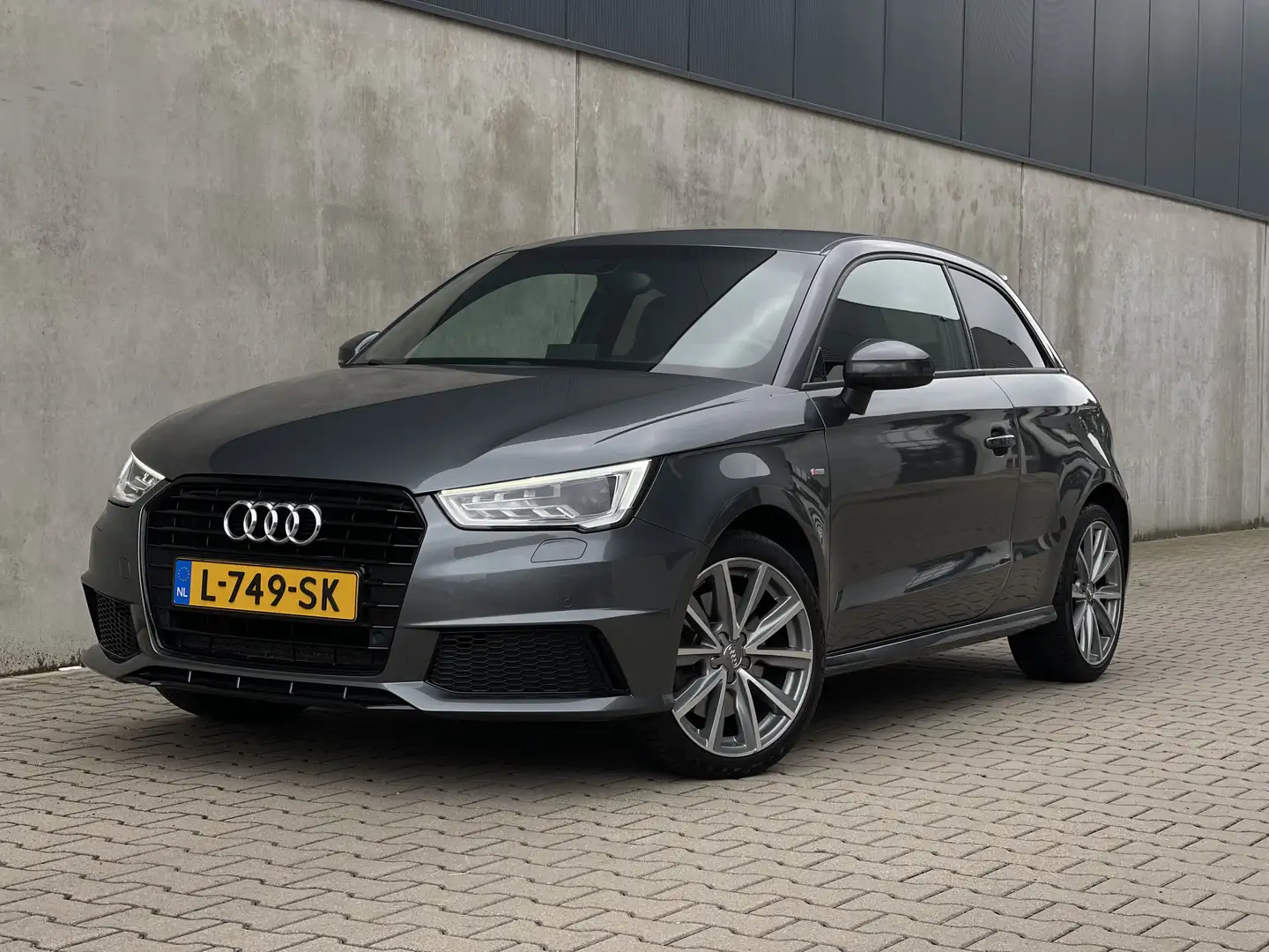 Audi A1 1.8 TFSI Sport | 192PK | automaat Grijs - 1