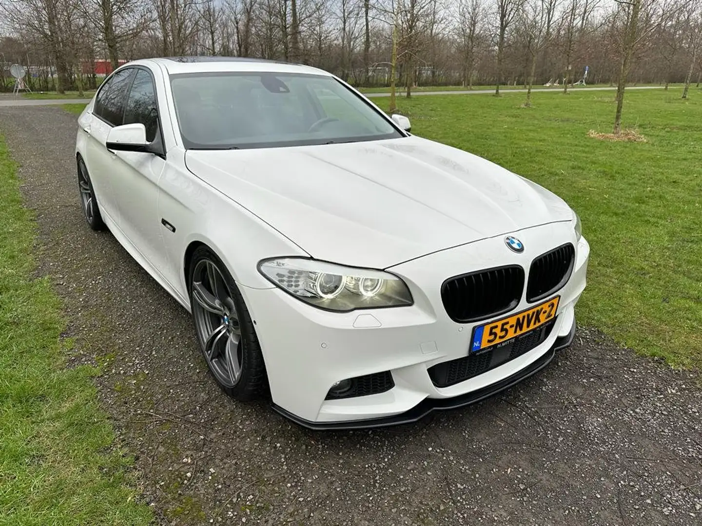 BMW 550 550i High Executive M Sport Exclusive Uitvoering White - 2