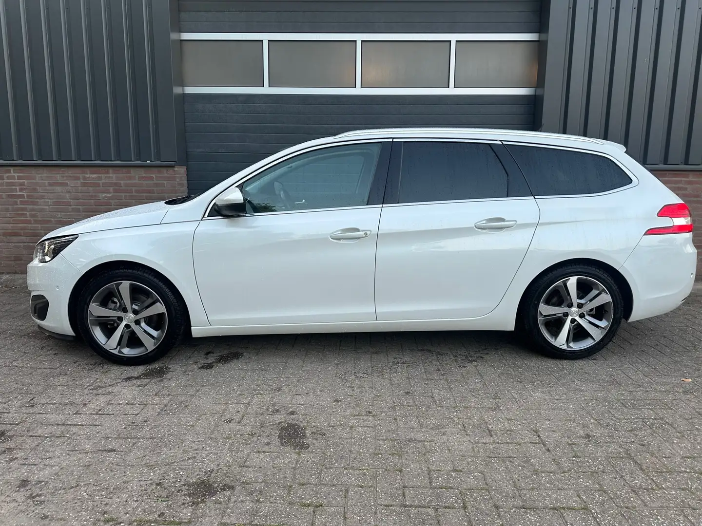 Peugeot 308 SW 1.2 e-THP Première Parelmoer Keyless Camera Blanc - 2