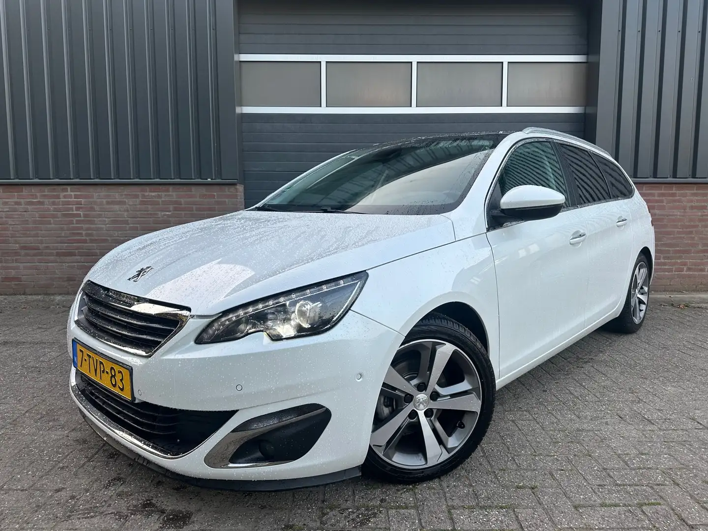 Peugeot 308 SW 1.2 e-THP Première Parelmoer Keyless Camera Blanc - 1