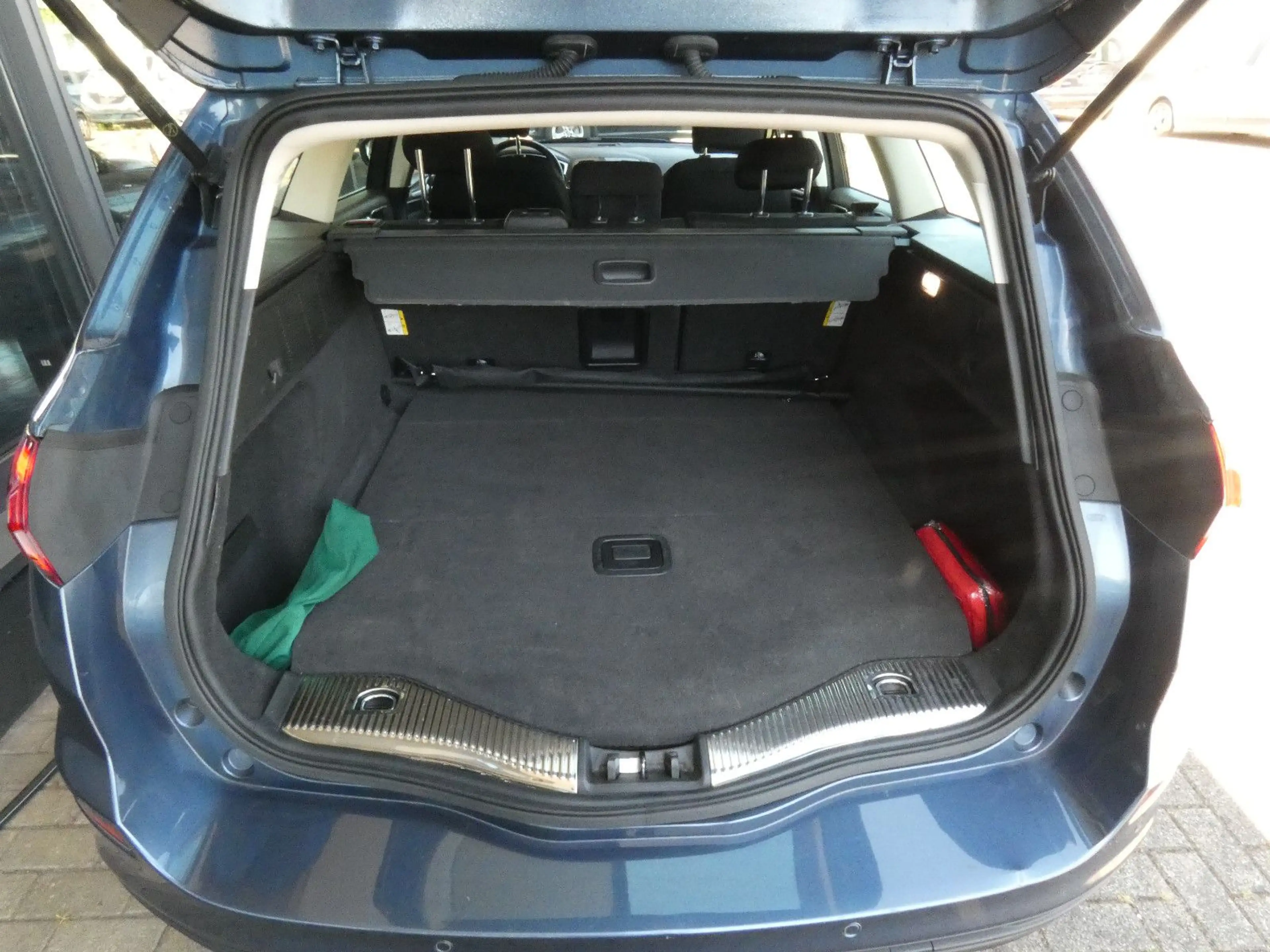 Ford Mondeo Turnier 2.0 EcoBlue AT*Navi*AHK*1.Hand* — photo 11