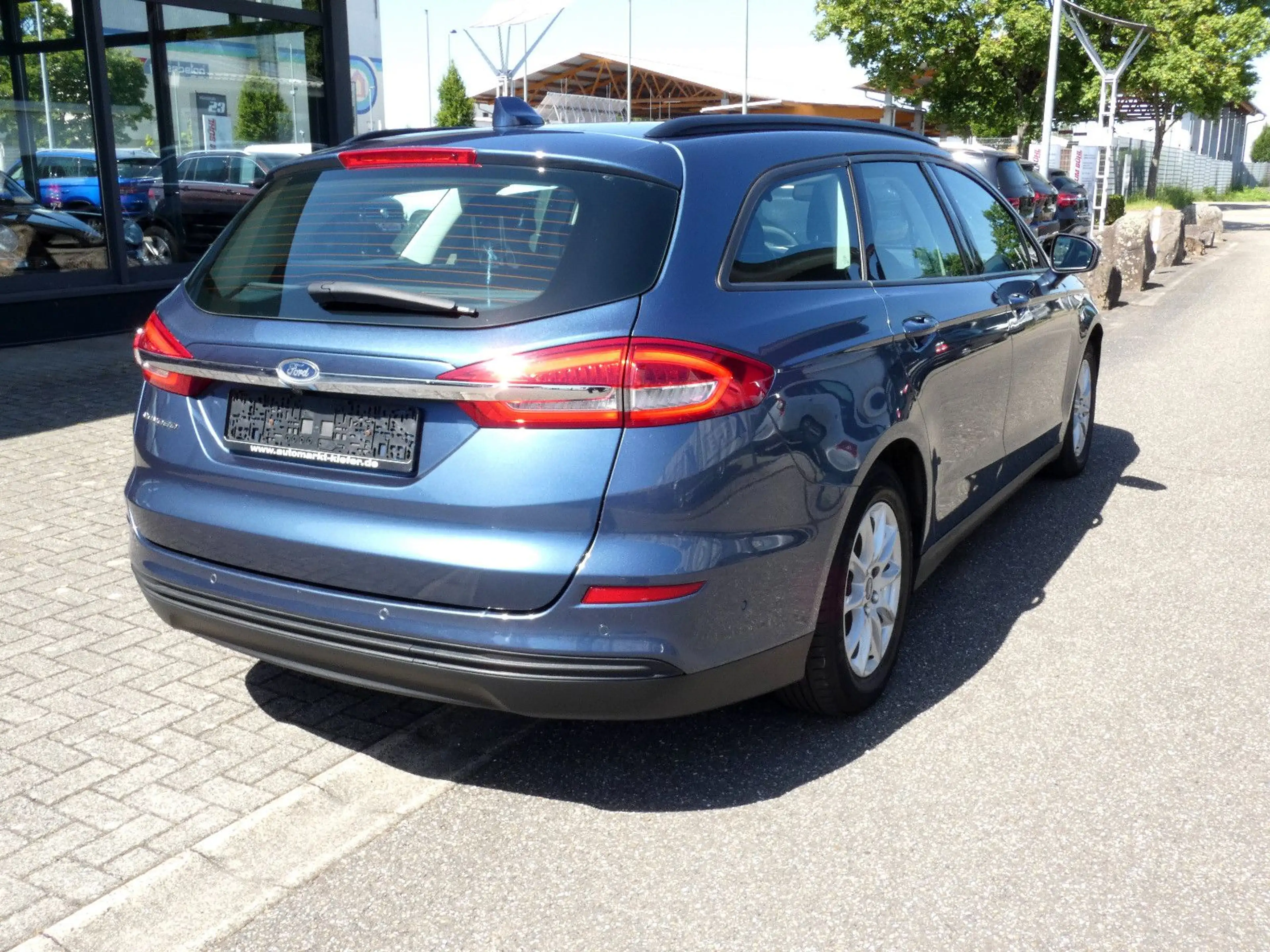 Ford Mondeo Turnier 2.0 EcoBlue AT*Navi*AHK*1.Hand* — photo 4