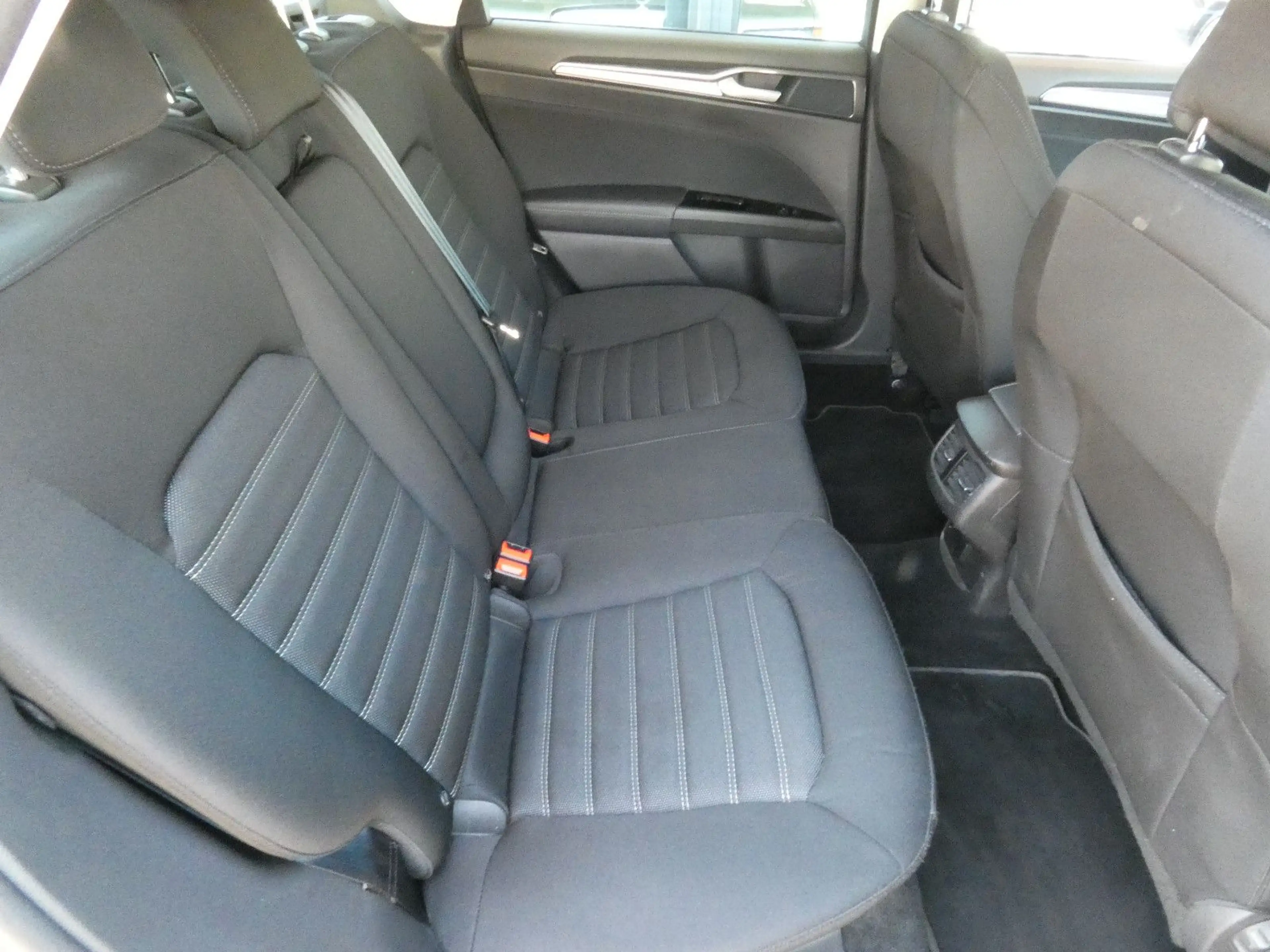 Ford Mondeo Turnier 2.0 EcoBlue AT*Navi*AHK*1.Hand* — photo 12