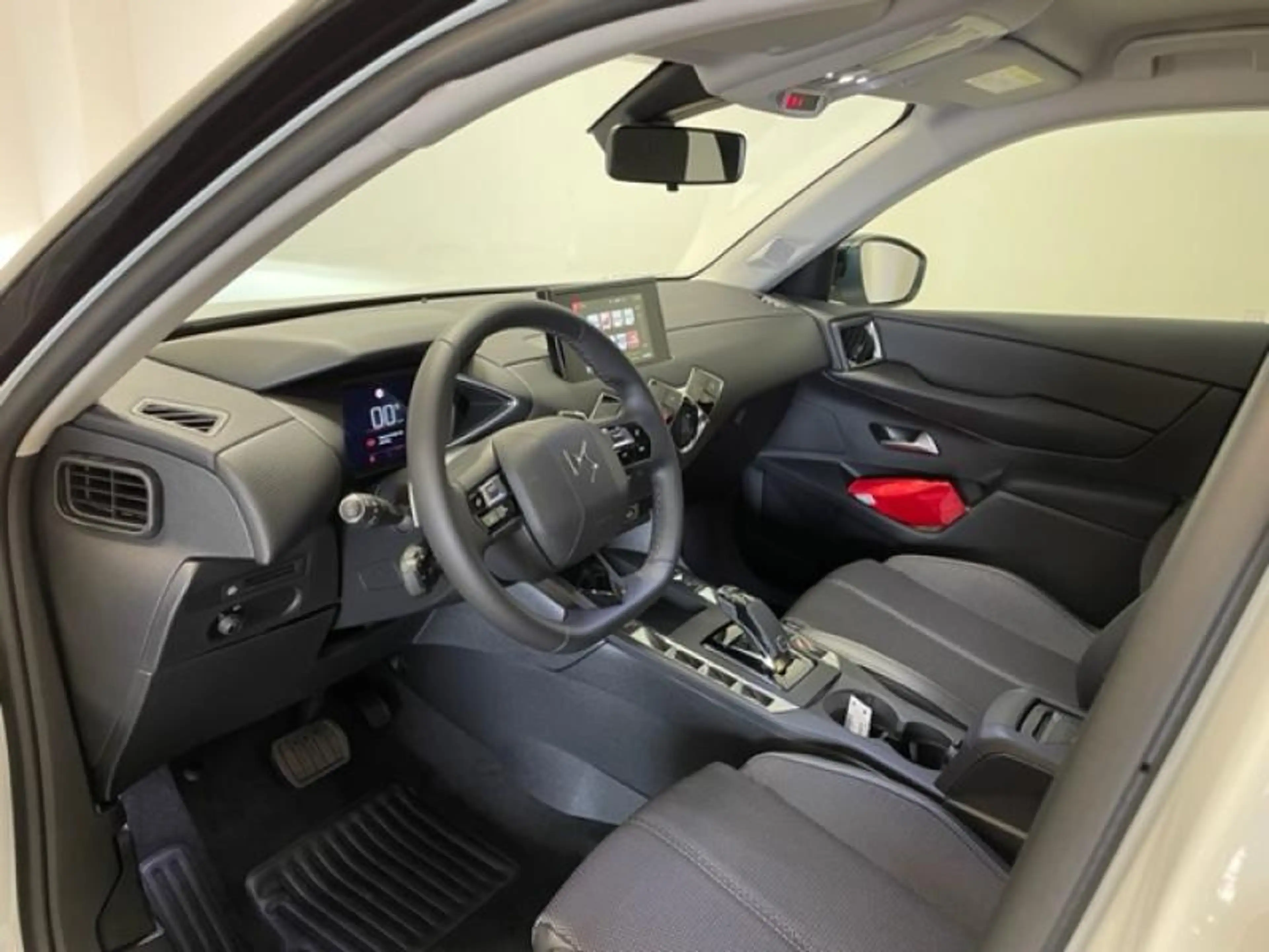 DS Automobiles DS 3 Crossback TOITS DE PARIS — photo 9