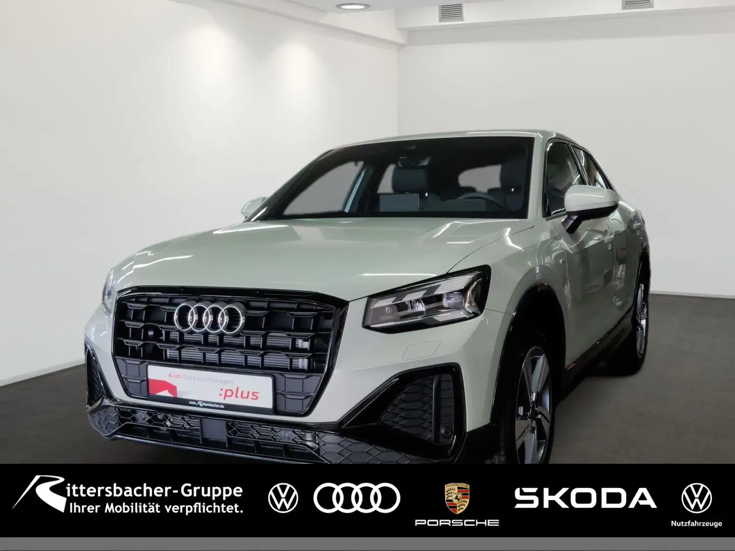 Audi Q2 S line s-line 35 TFSI Parken+FahrenPaket AHK Silber - 1