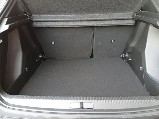 Peugeot 2008 view 9