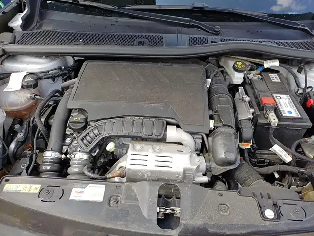 Peugeot 2008 view 8