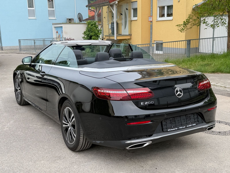 Mercedes-Benz E 200 Cabrio TÜV NEU/NAVI/LED S./R-CAM/DAB+/SHZ/ — photo 9