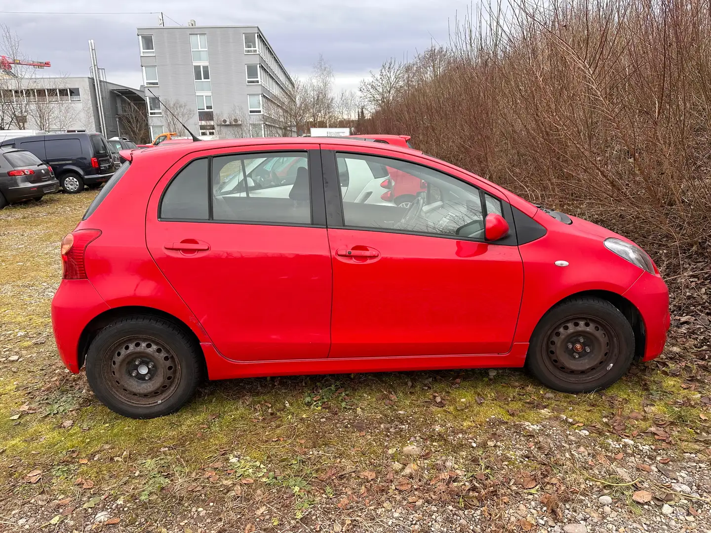 Toyota Yaris TS (MOTORSCHADEN!!!) Rood - 2