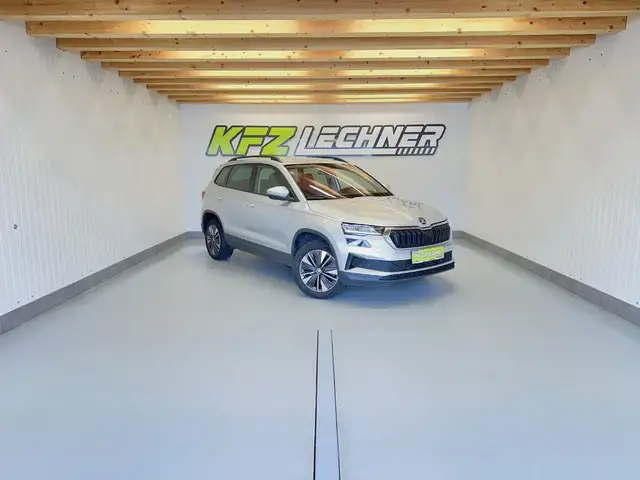 Skoda Karoq 2.0 TDI DSG "AHK*LED*R-KAM*NAVI*SITZH"