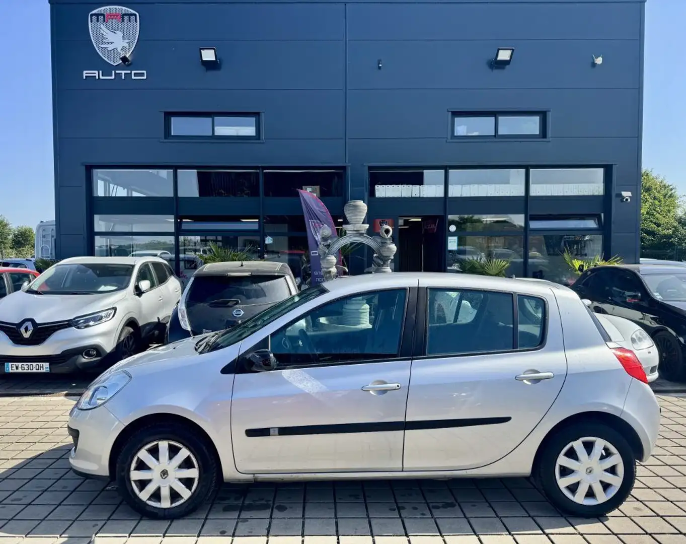 Renault Clio CONFORT DYNAMIQUE 1.4 100ch 16V Gris - 1