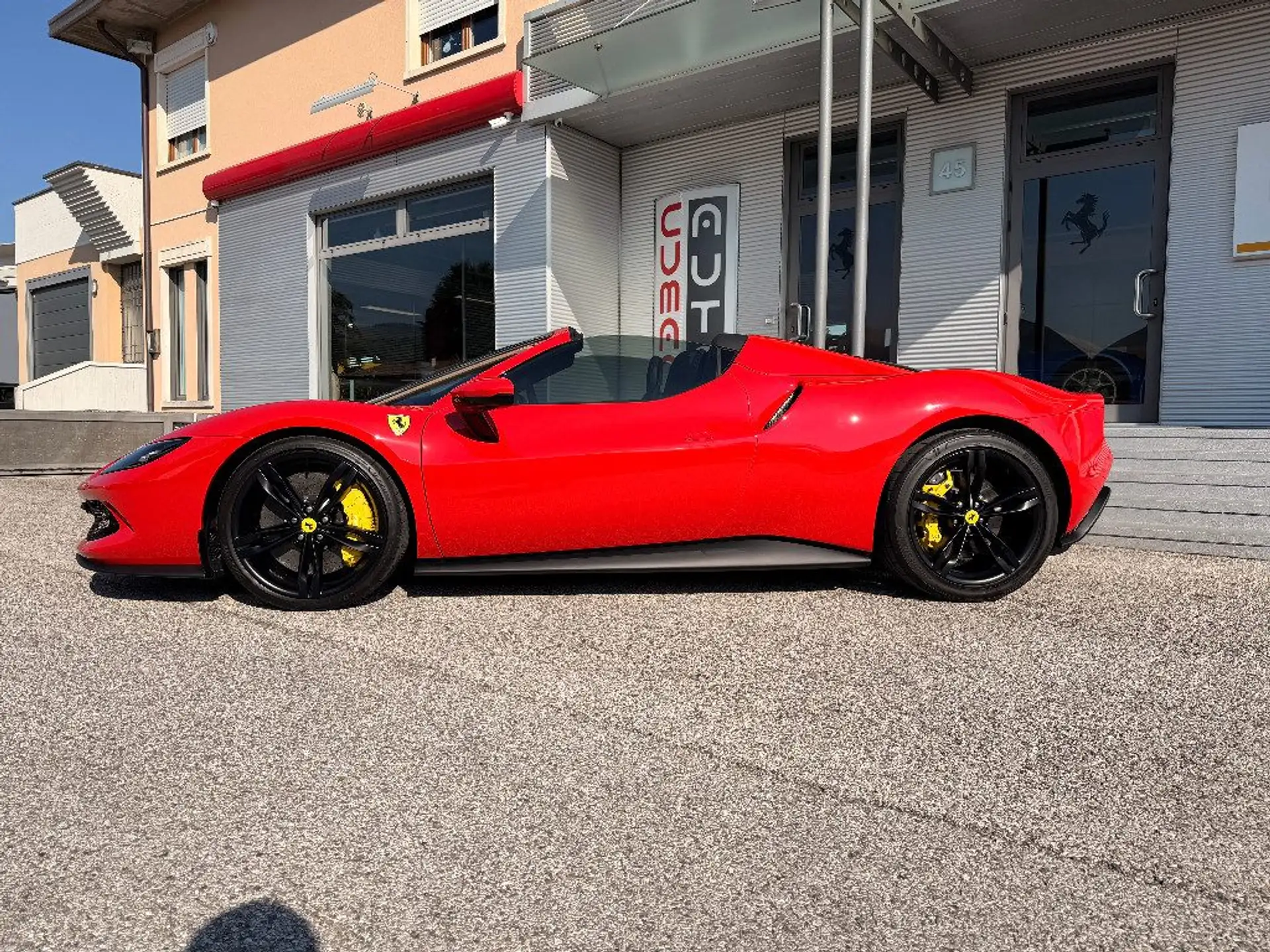 페라리 296 GTS 2025 빨강 사진 5