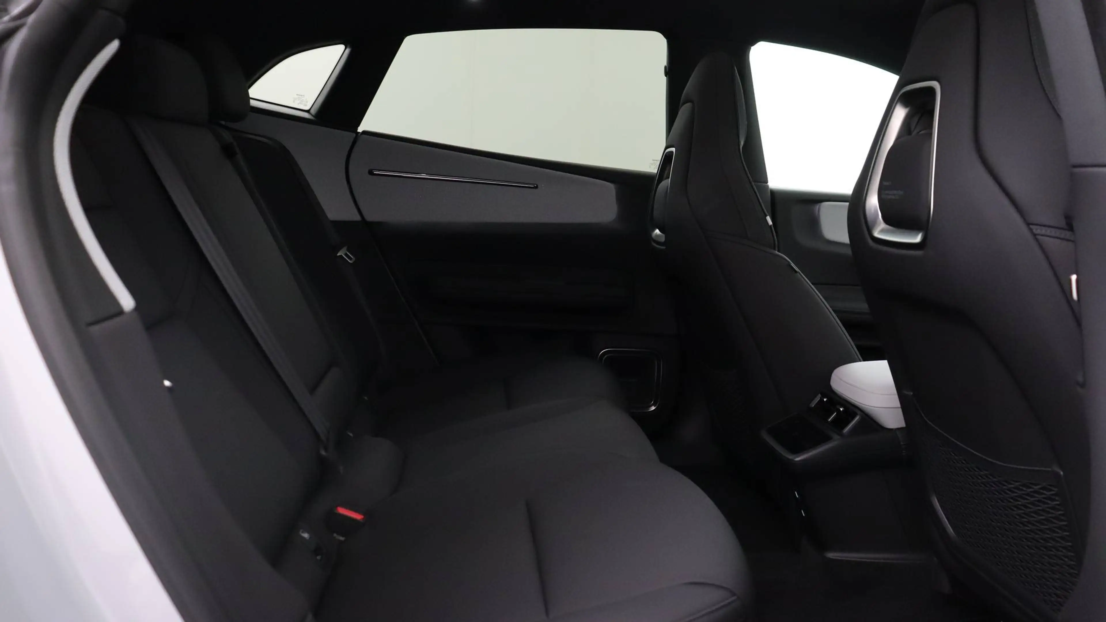Polestar 4 100 kWh Long Range Dual Motor MY25 Pilot/Plus — photo 10