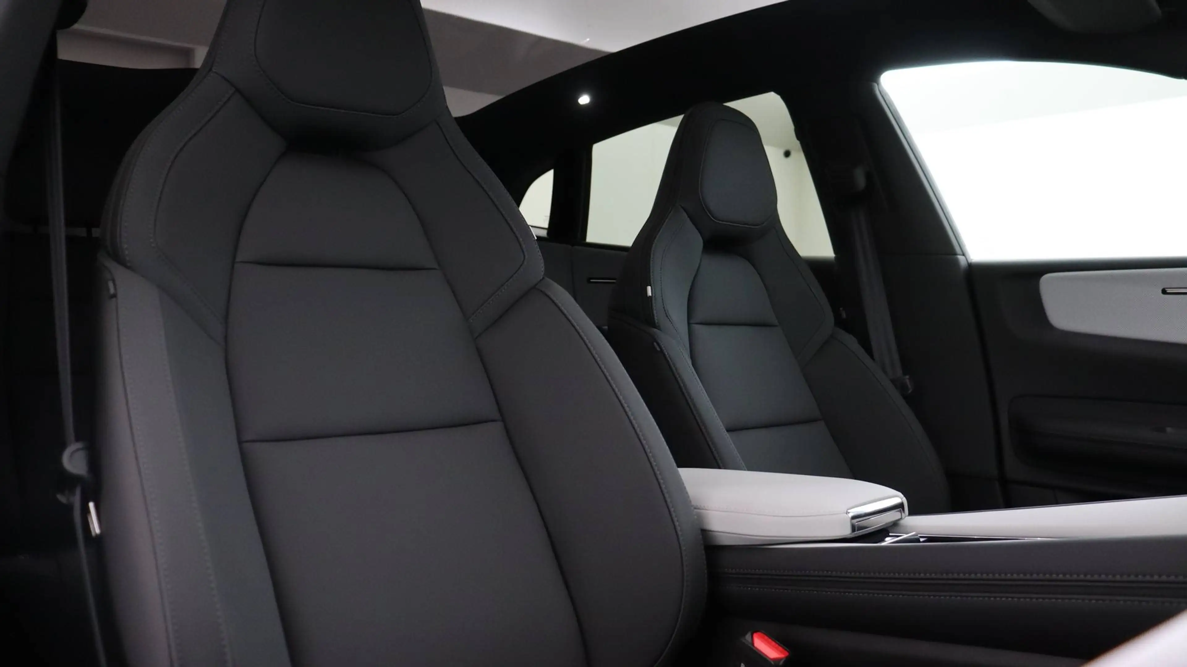 Polestar 4 100 kWh Long Range Dual Motor MY25 Pilot/Plus — photo 9