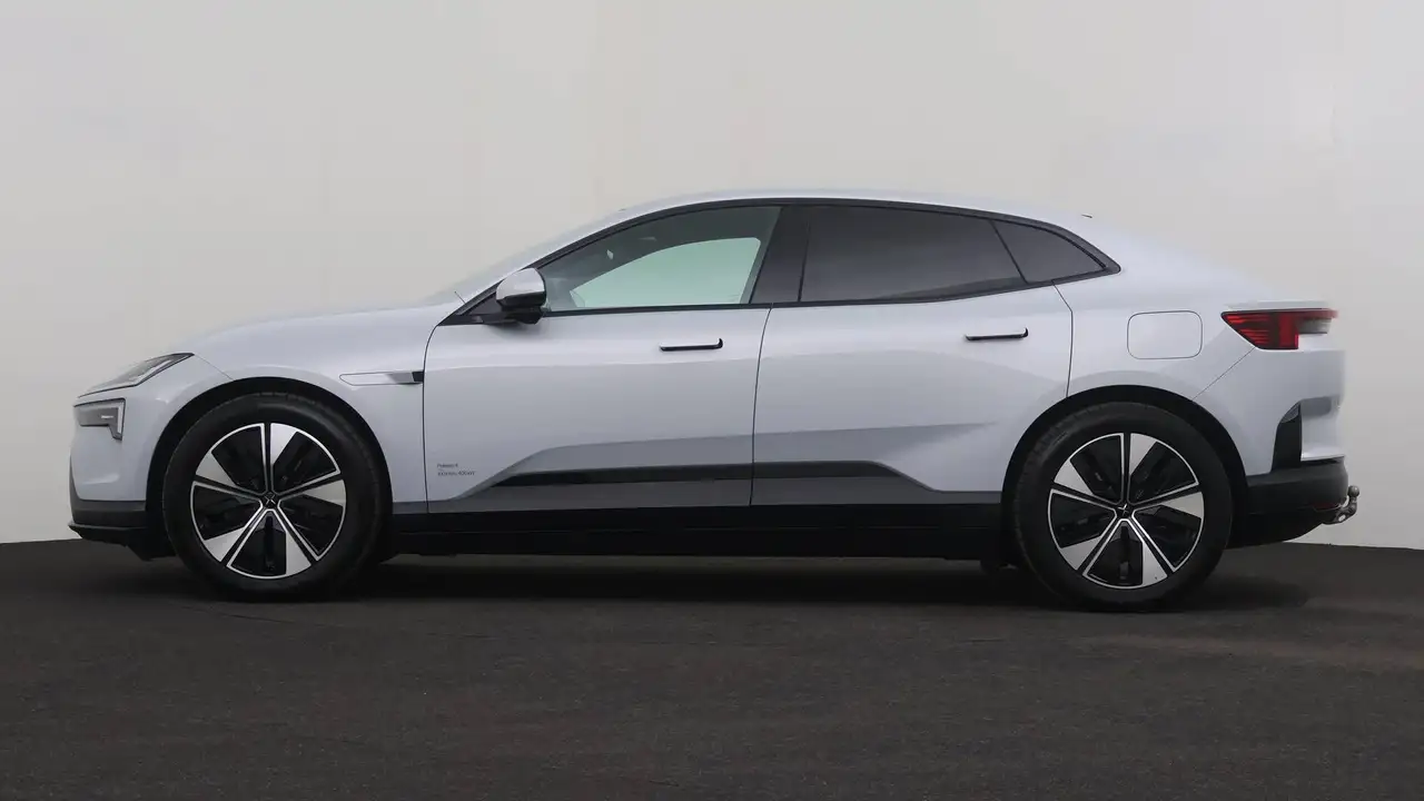 Polestar 4 2025
