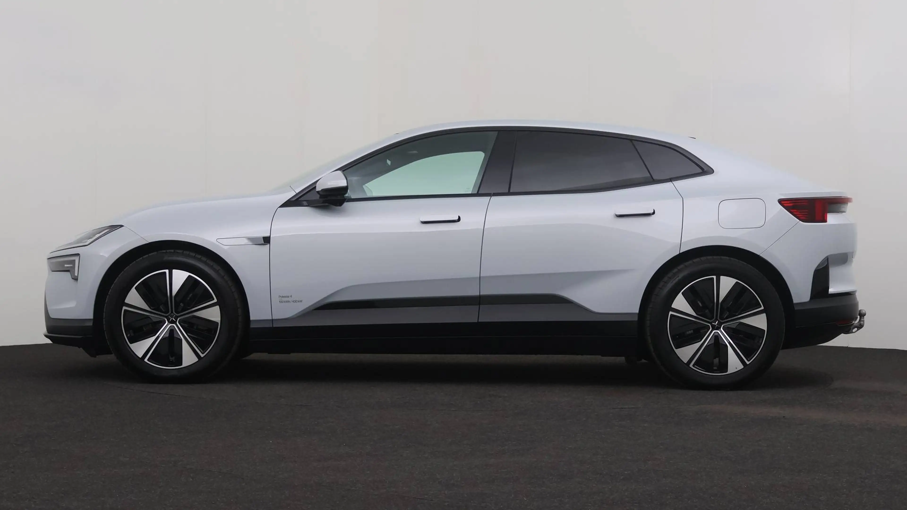 Polestar 4 100 kWh Long Range Dual Motor MY25 Pilot/Plus — photo 2