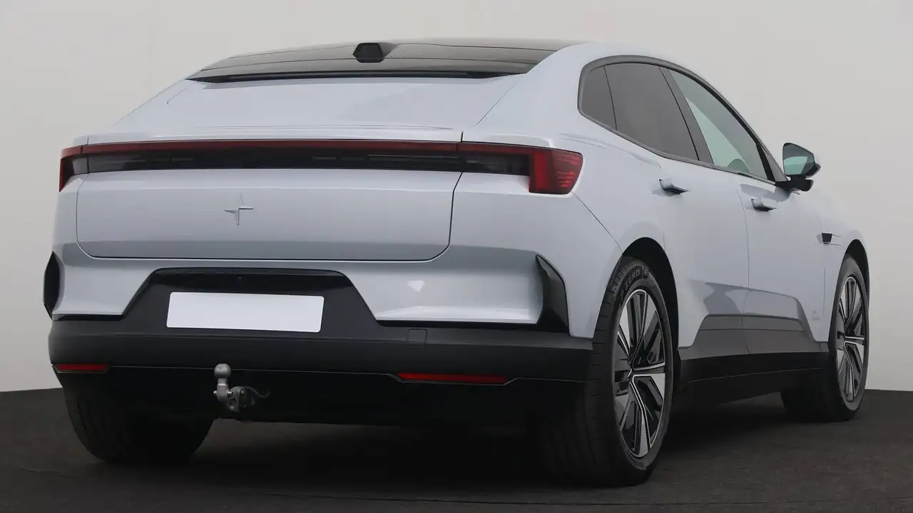 Polestar 4 2025