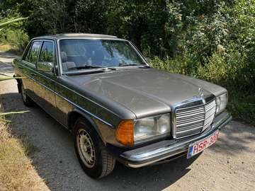 W123 200 benzine M102