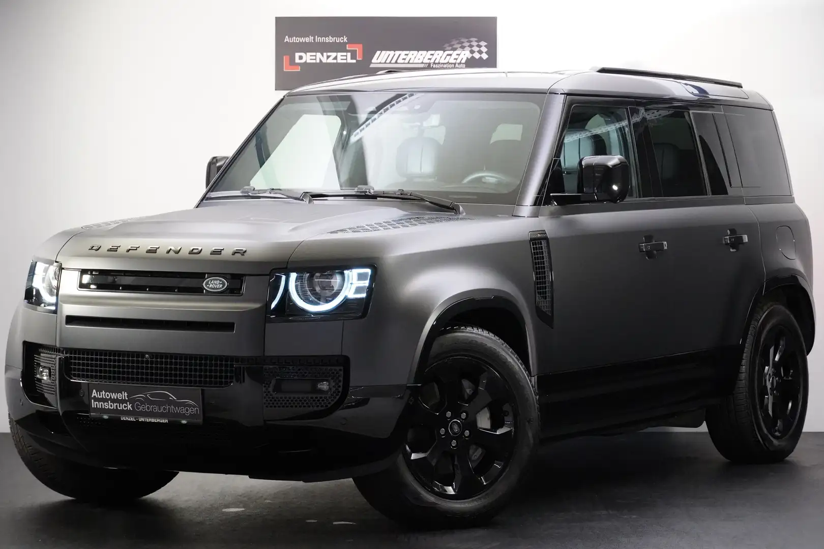 Land Rover Defender 110 P300e PHEV AWD X-Dynamic HSE Aut. Grau - 1