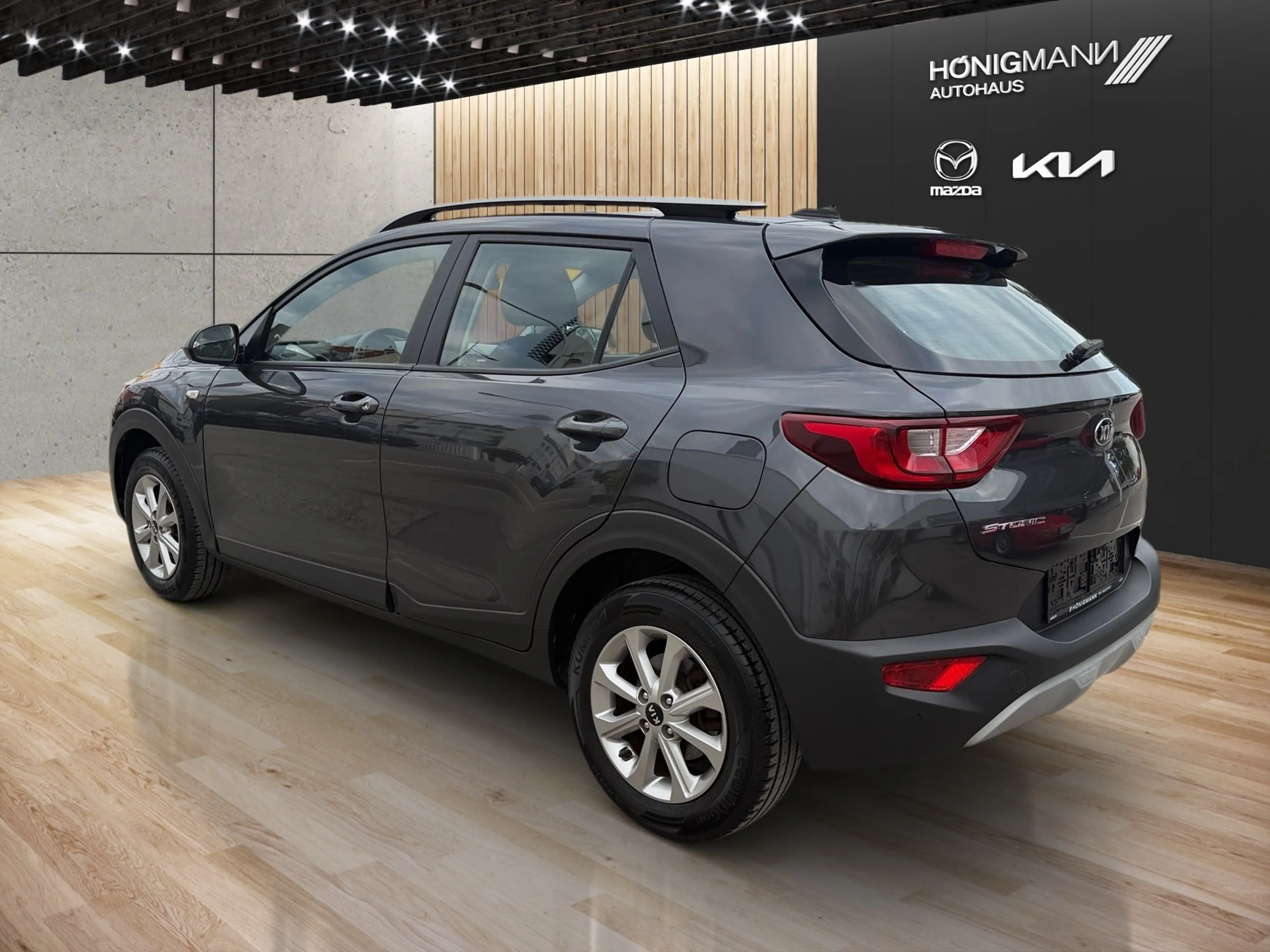 Kia Stonic Stonic 1,25 MPI ISG Silber — photo 3