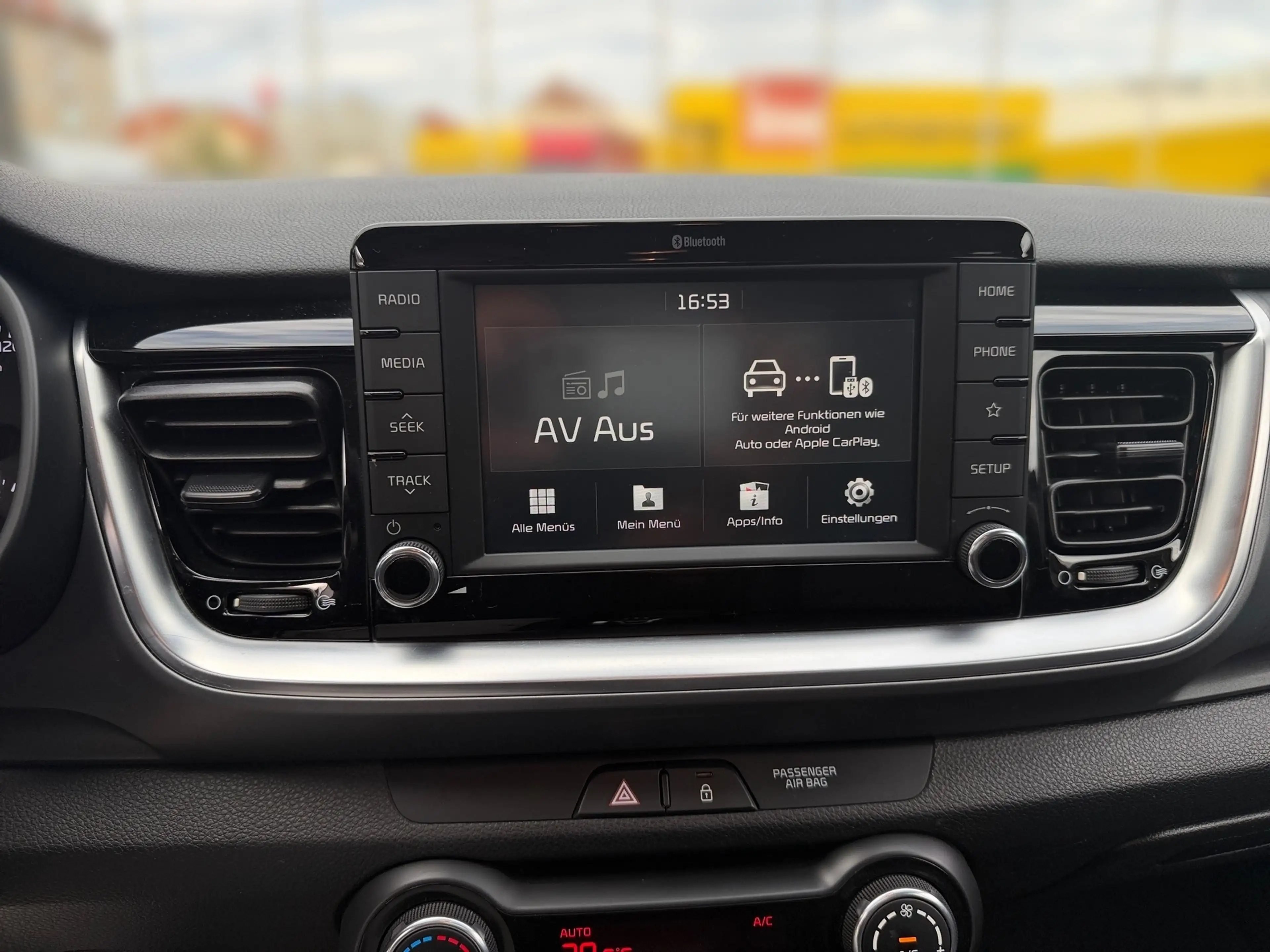 Kia Stonic Stonic 1,25 MPI ISG Silber — photo 15