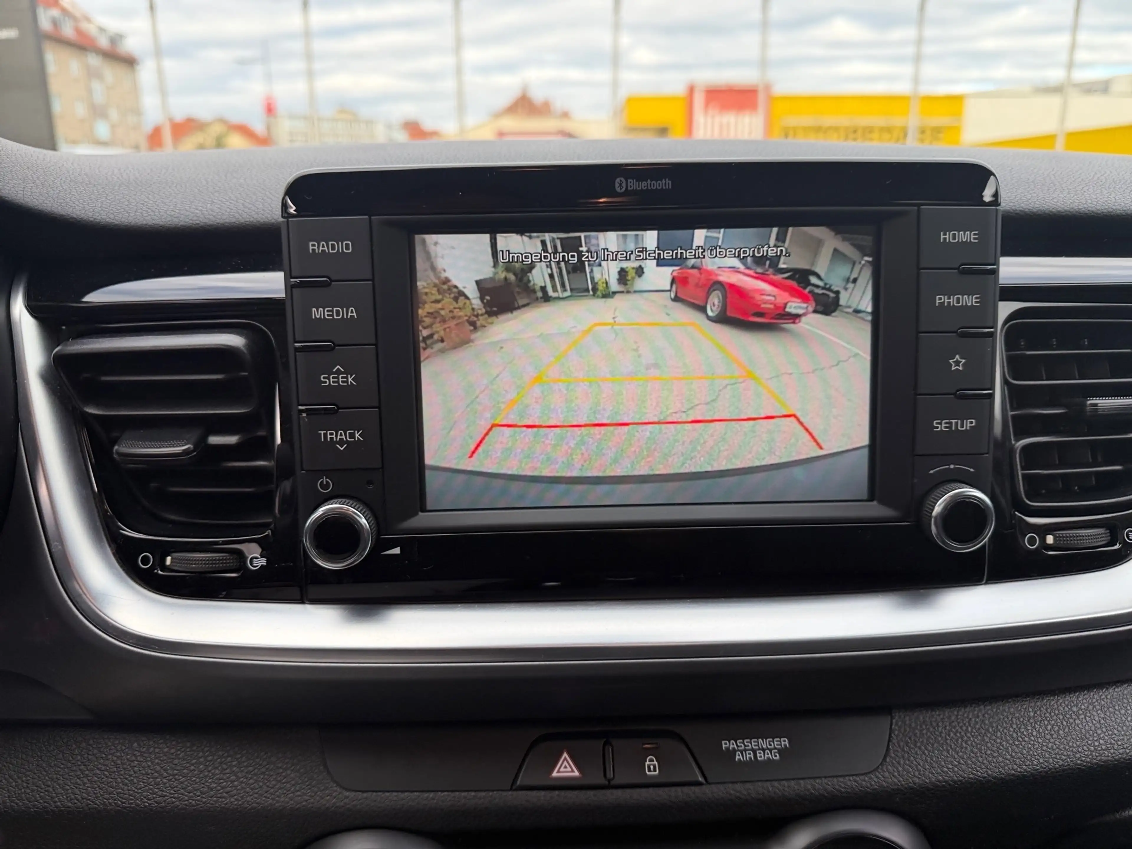 Kia Stonic Stonic 1,25 MPI ISG Silber — photo 14