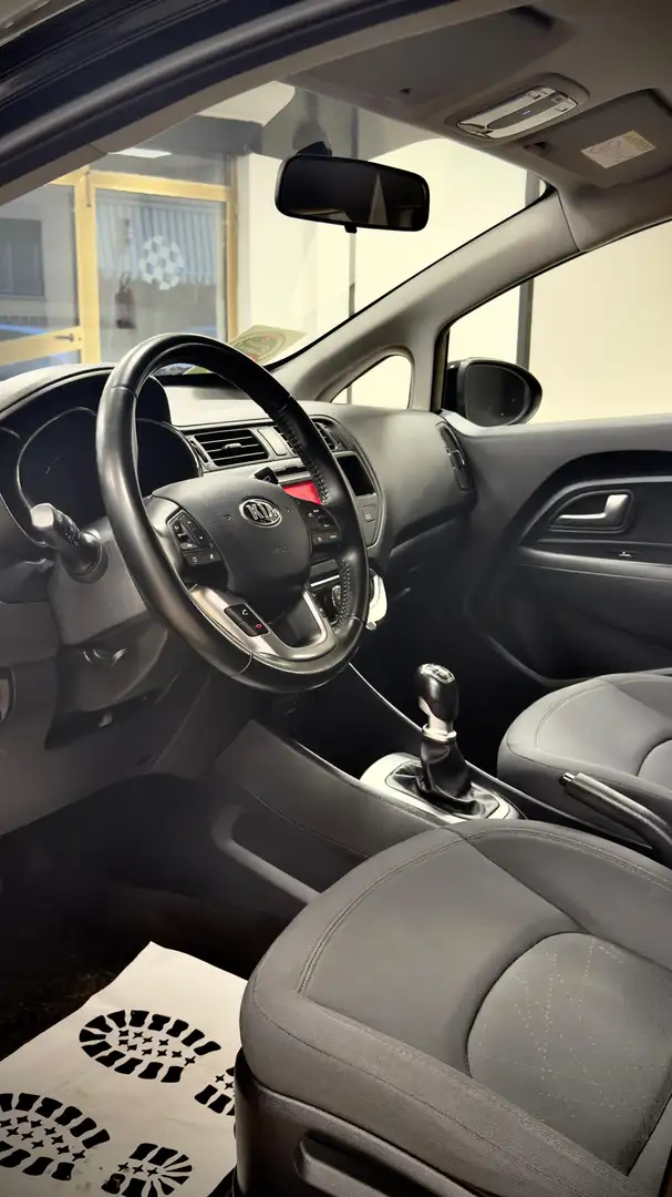 Kia Rio 5p 1.1 crdi Active - 2
