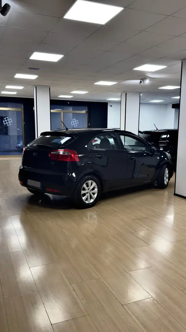 Kia Rio 5p 1.1 crdi Active - 1