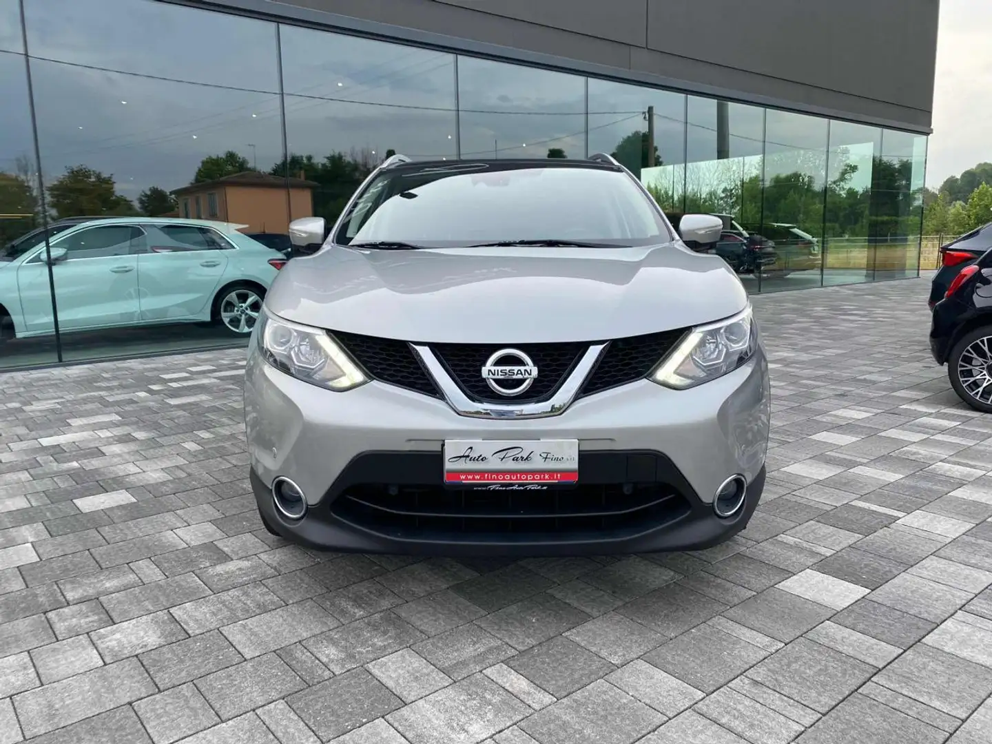 Nissan Qashqai 1.6 dCi DPF Tekna Grigio - 2