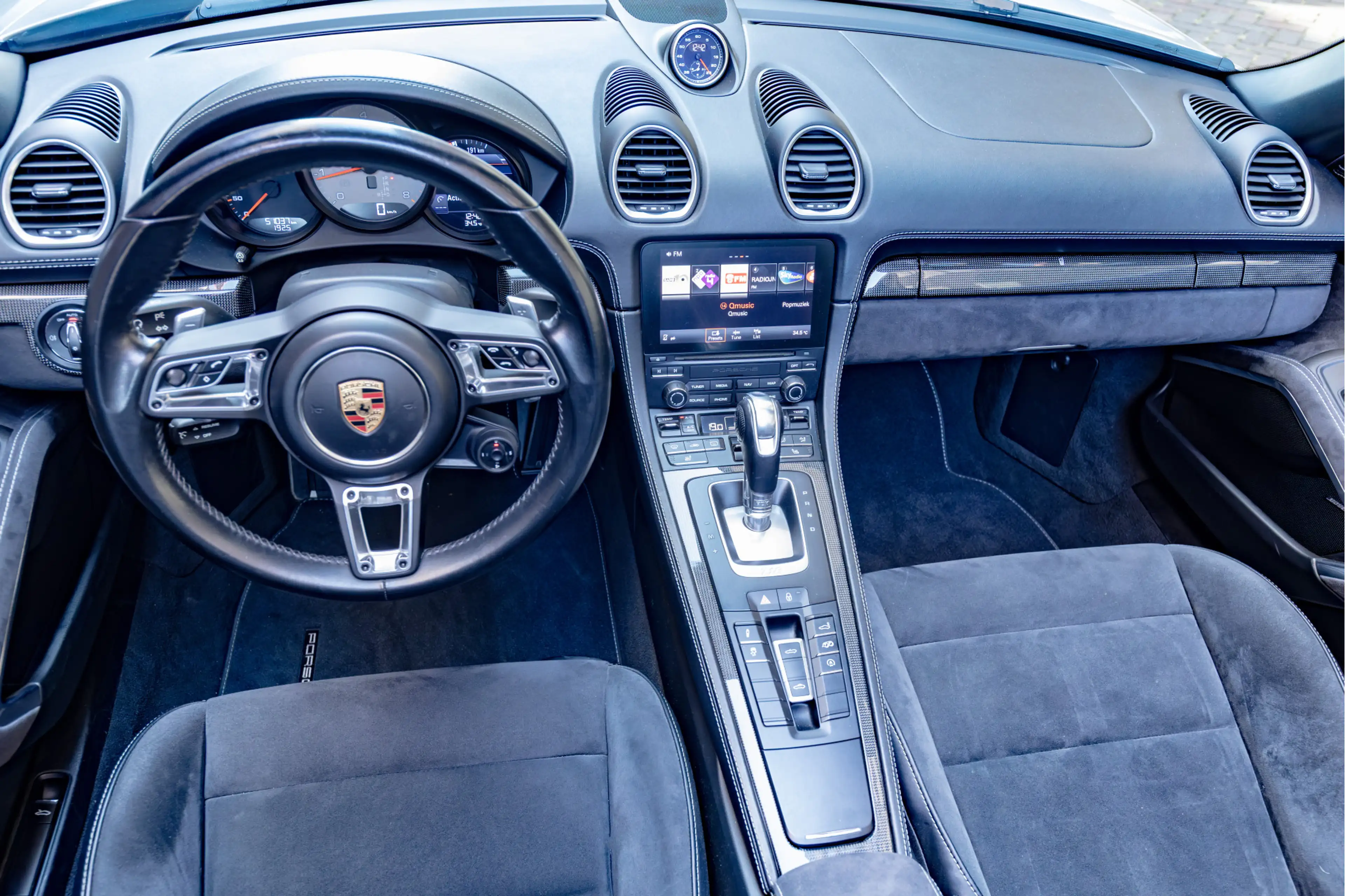Porsche 718 Boxster 2.5 GTS Sportchrono|Sportuitlaat|Apple car — photo 3